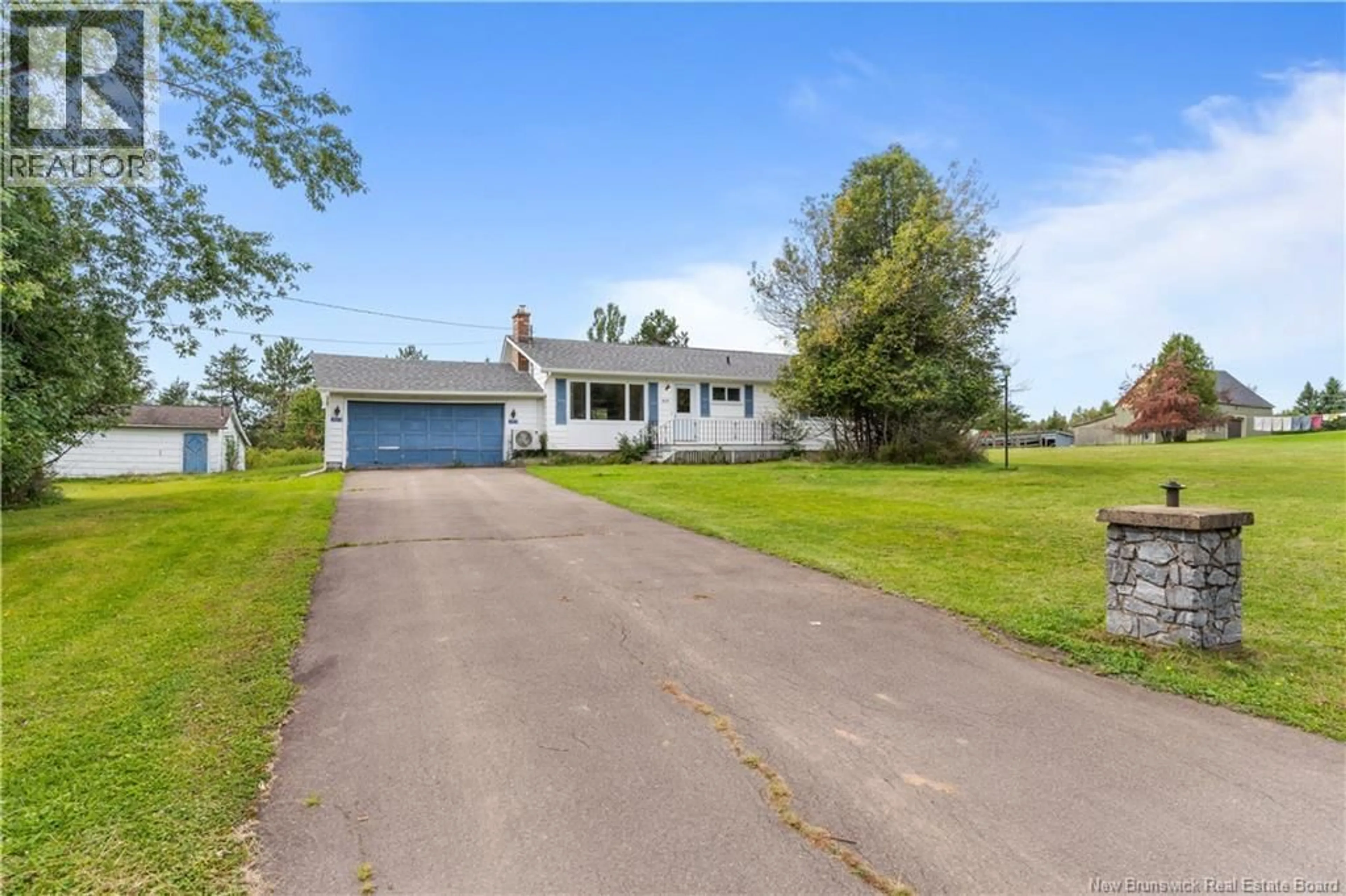 A pic from outside/outdoor area/front of a property/back of a property/a pic from drone, street for 303 LA MONTAIN, Memramcook New Brunswick E4K1A3