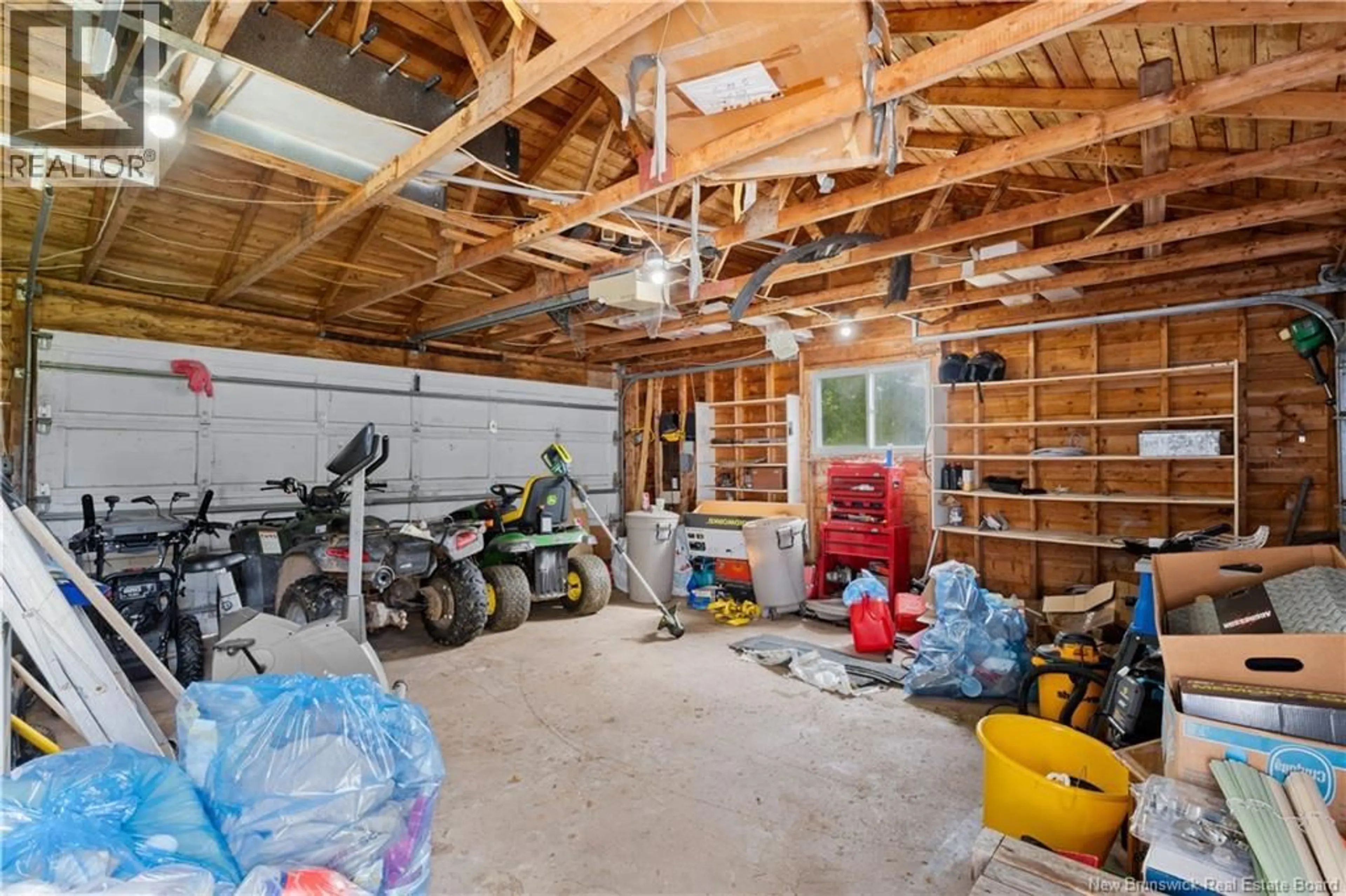 Indoor garage for 303 LA MONTAIN, Memramcook New Brunswick E4K1A3