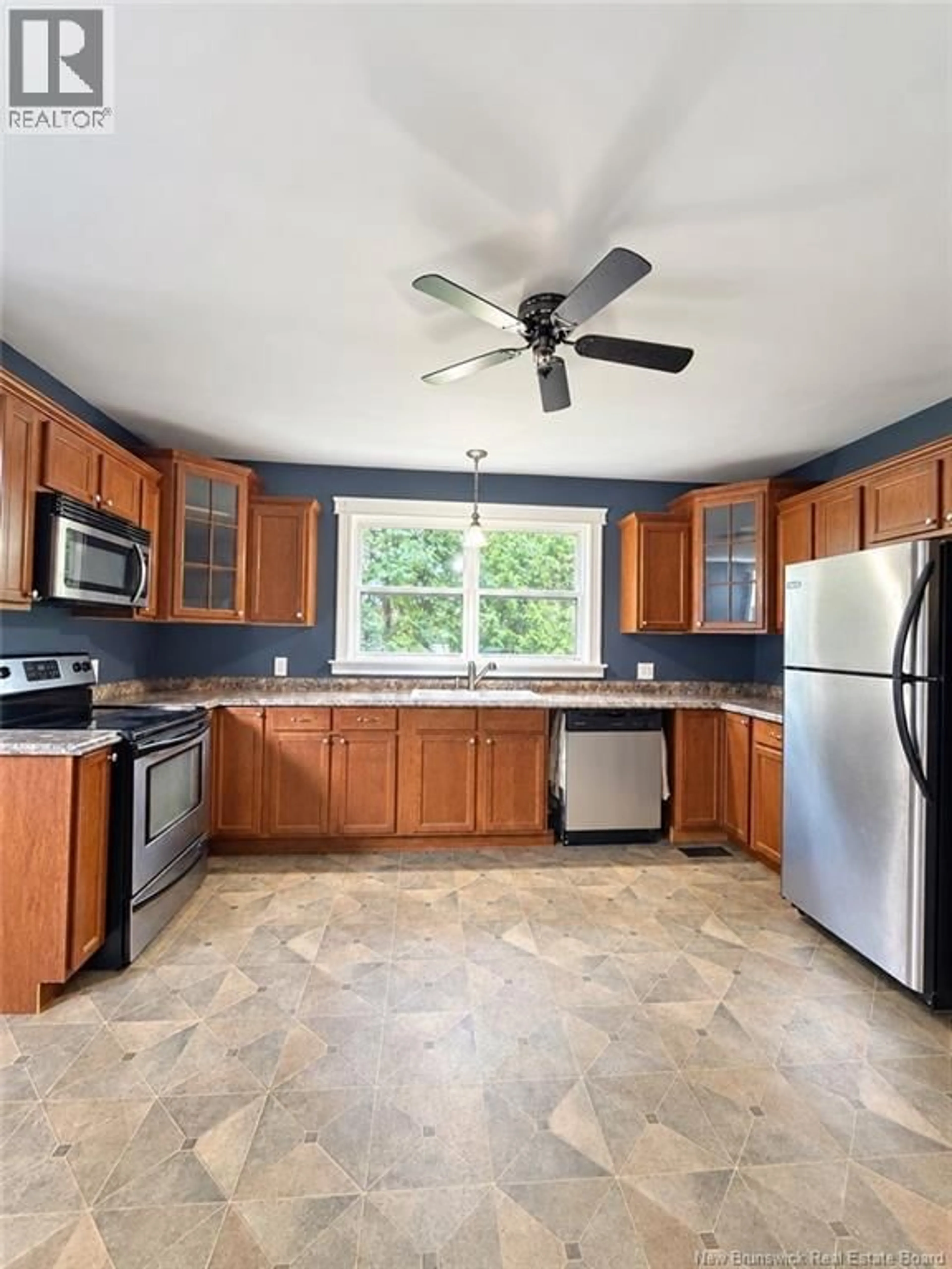 Standard kitchen, ceramic/tile floor for 39 MANSE STREET, Miramichi New Brunswick E1N3M2