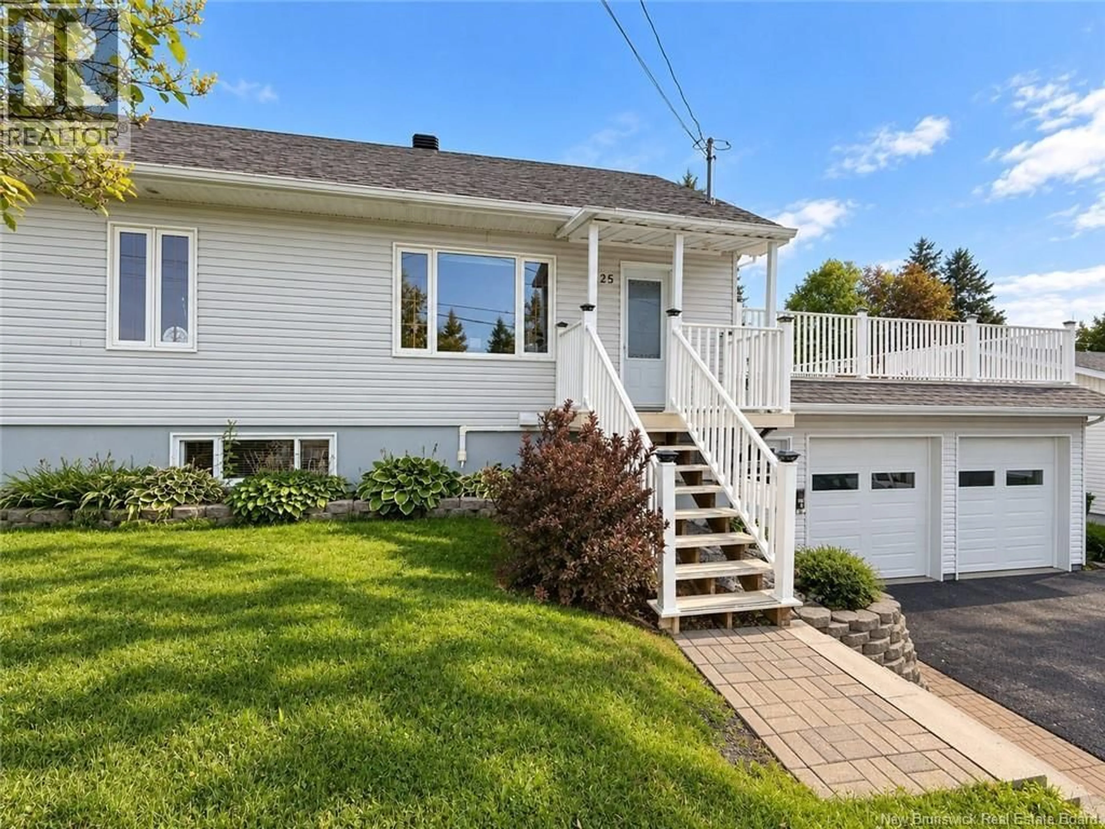 Home with vinyl exterior material, street for 125 42E AVENUE, Edmundston New Brunswick E3V2Z5
