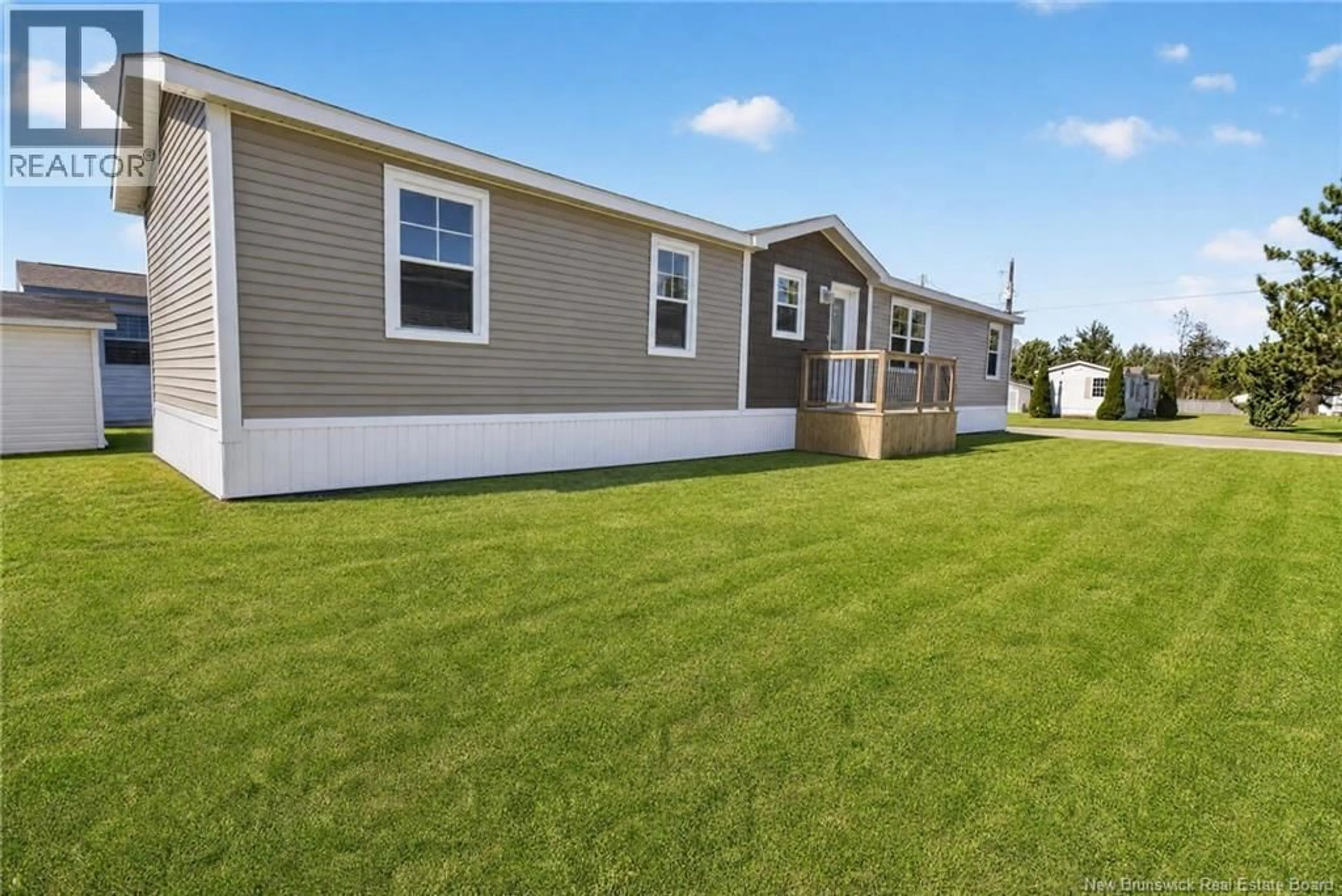 Home with vinyl exterior material, unknown for 61 ULYSSE, Dieppe New Brunswick E1A7C2