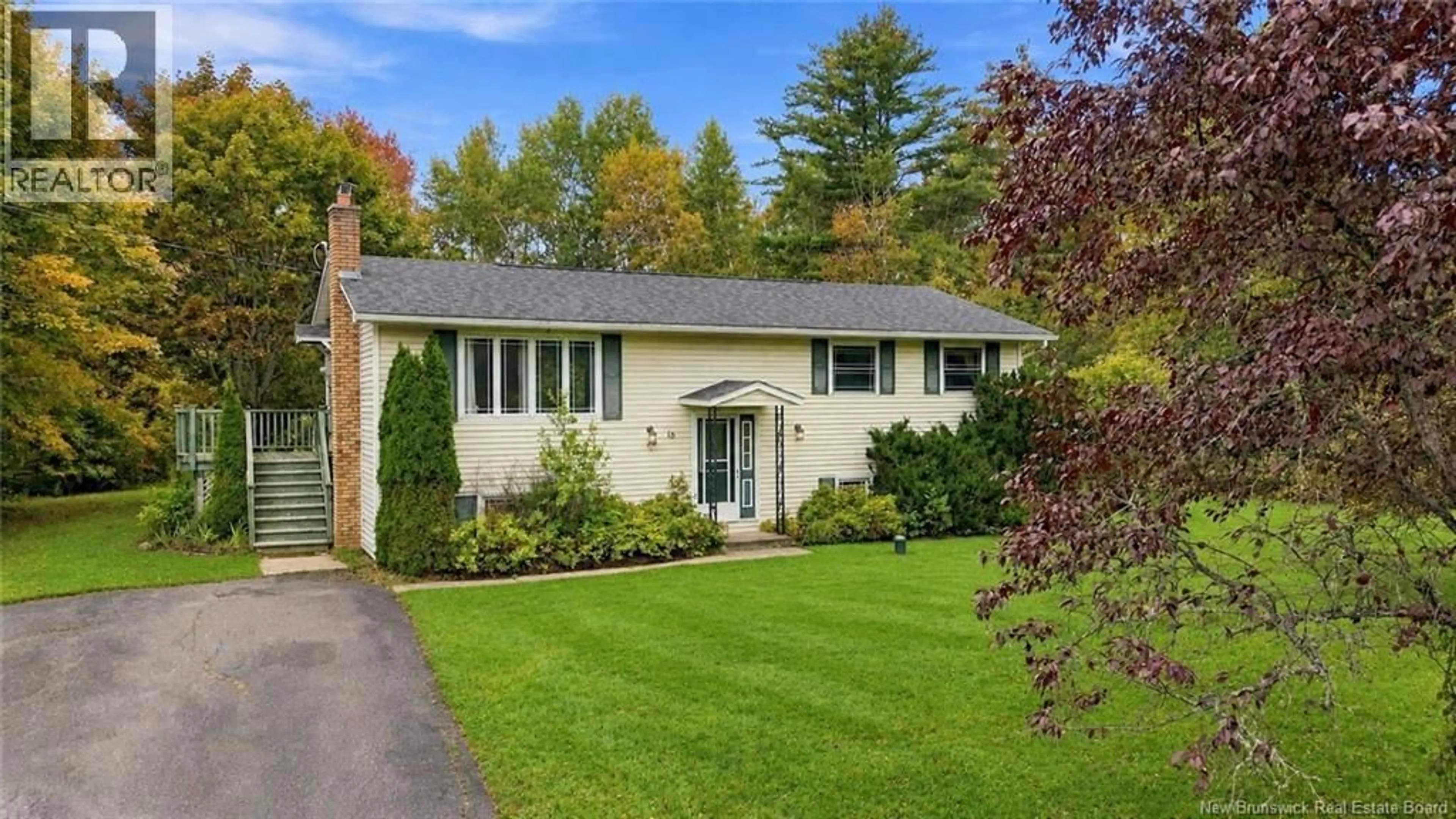 Home with vinyl exterior material, street for 18 CONCORDE DRIVE, Lincoln New Brunswick E3B7G8