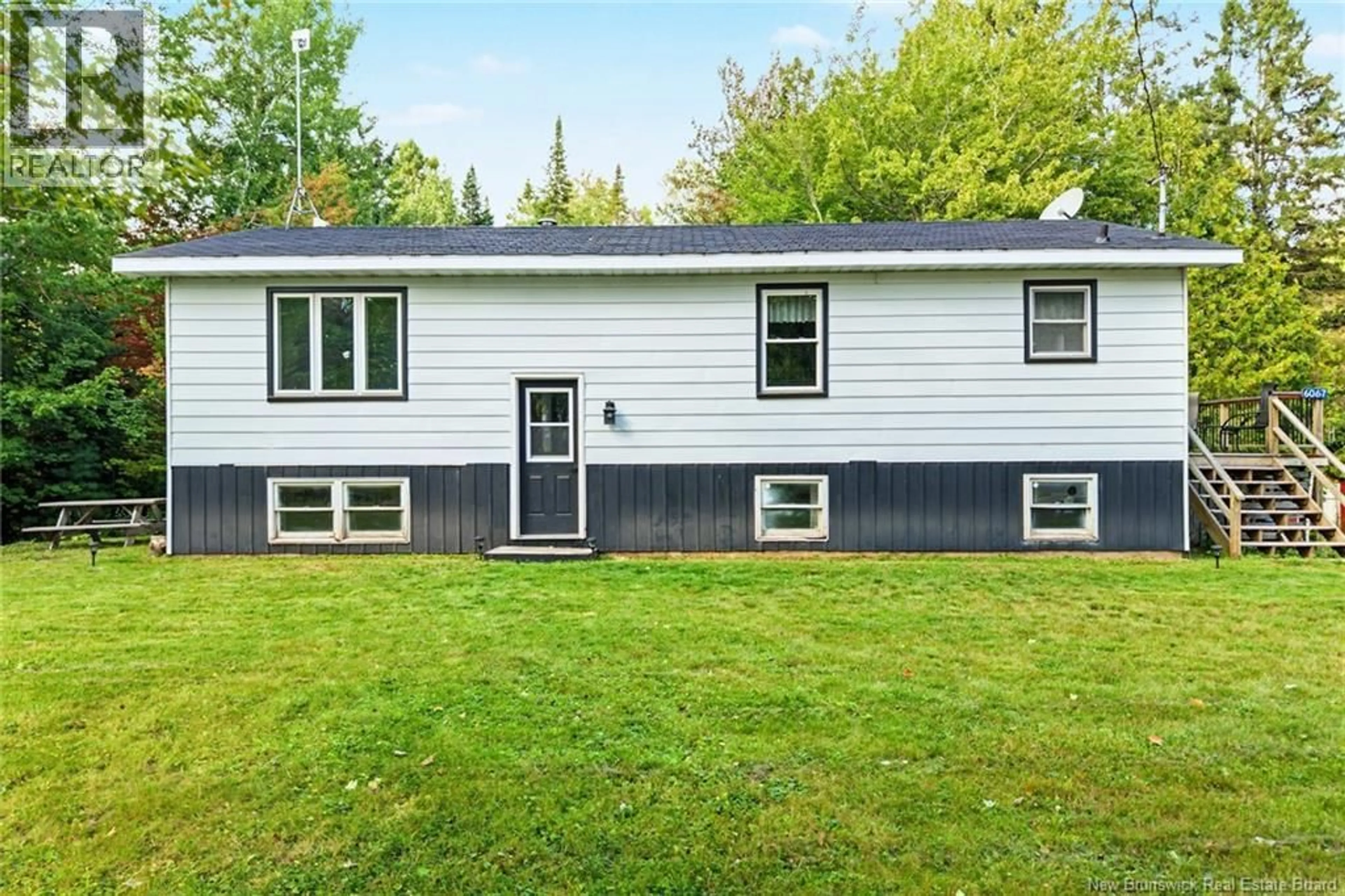 Home with vinyl exterior material, building for 6067 ROUTE 10, Upper Salmon Creek New Brunswick E4A1B9