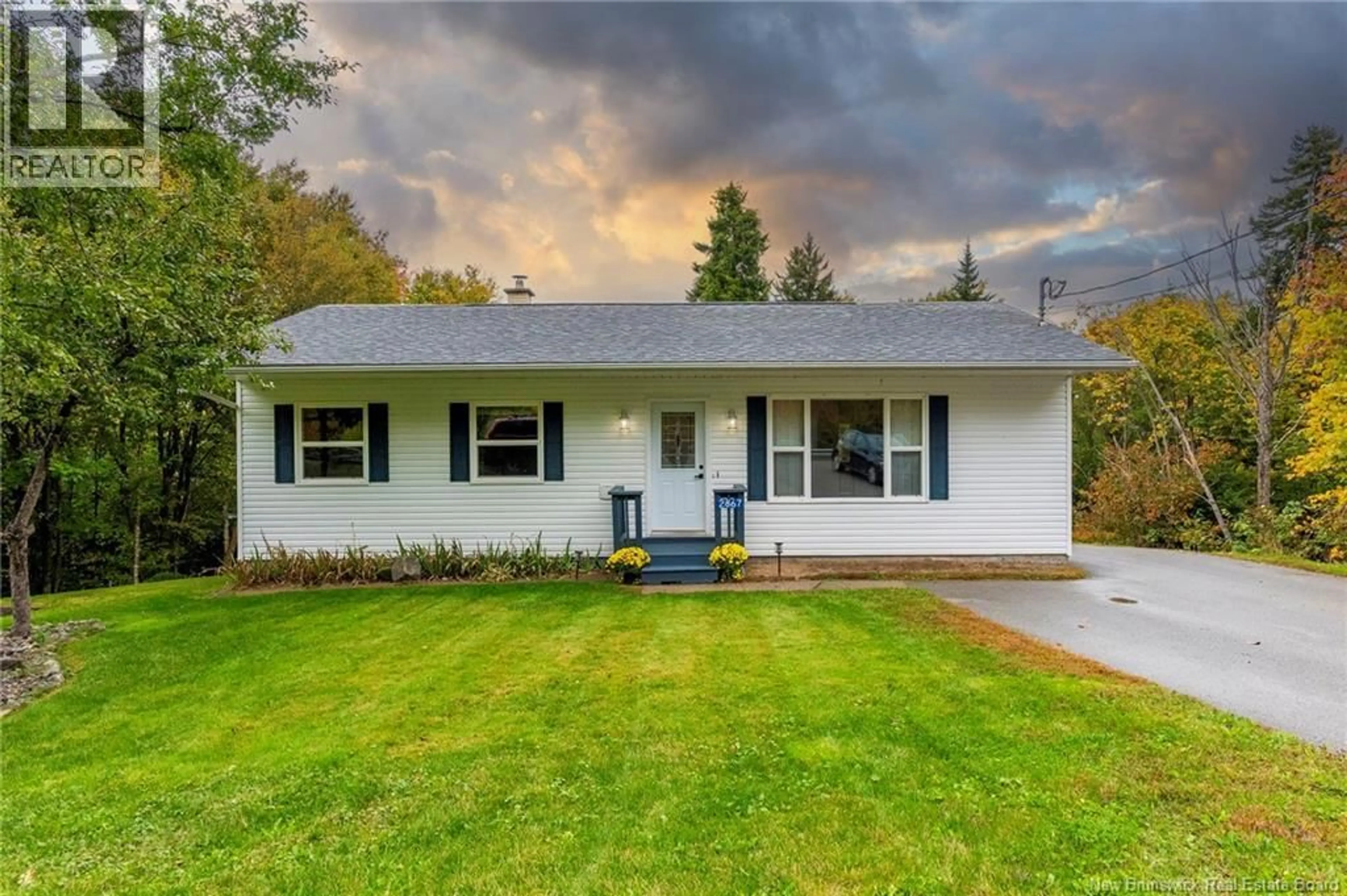 Home with vinyl exterior material, street for 2867 GOLDEN GROVE ROAD, Saint John New Brunswick E2S1B7