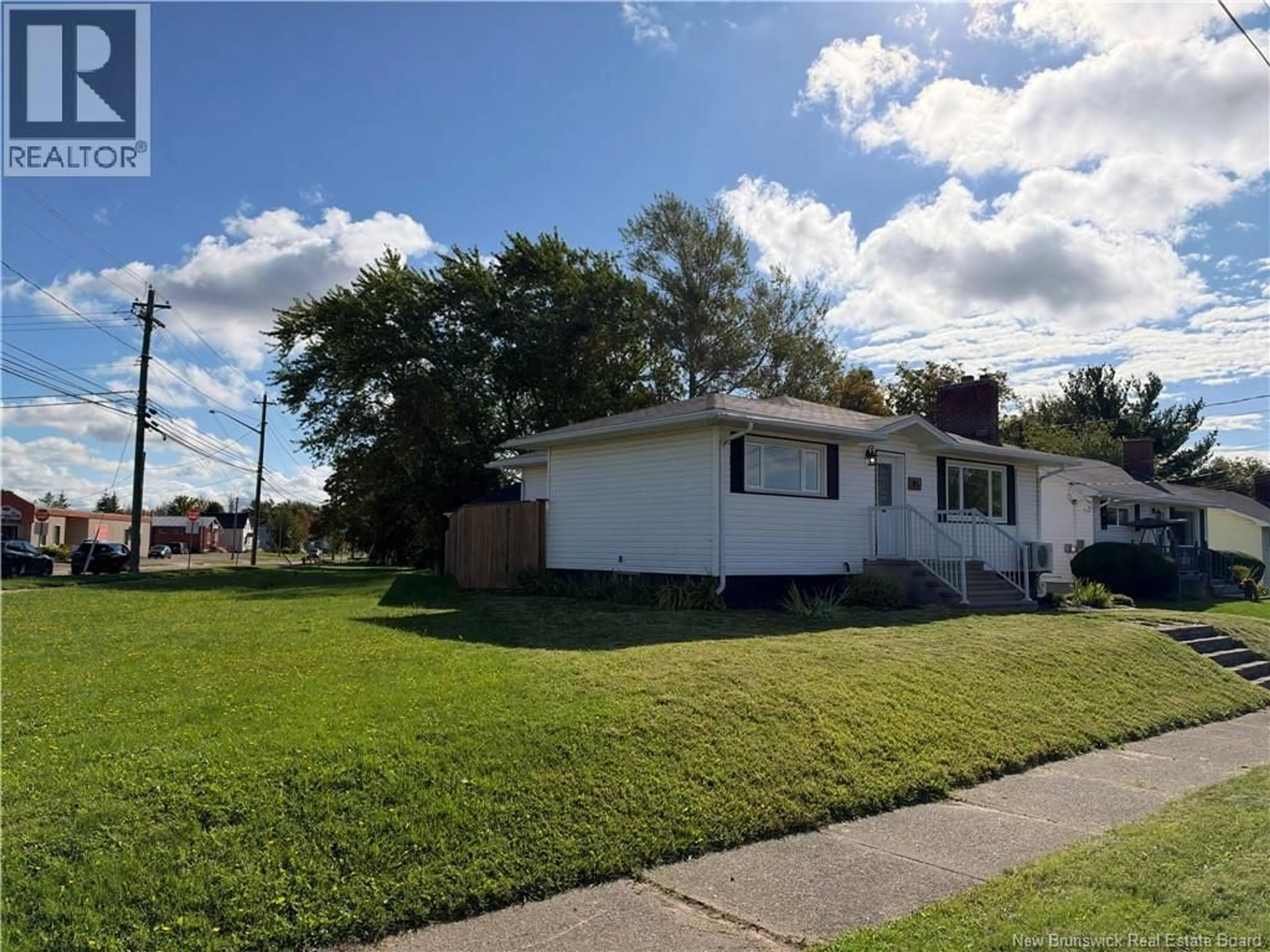 Home with vinyl exterior material, street for 85 NINTH STREET, Moncton New Brunswick E1E3E5