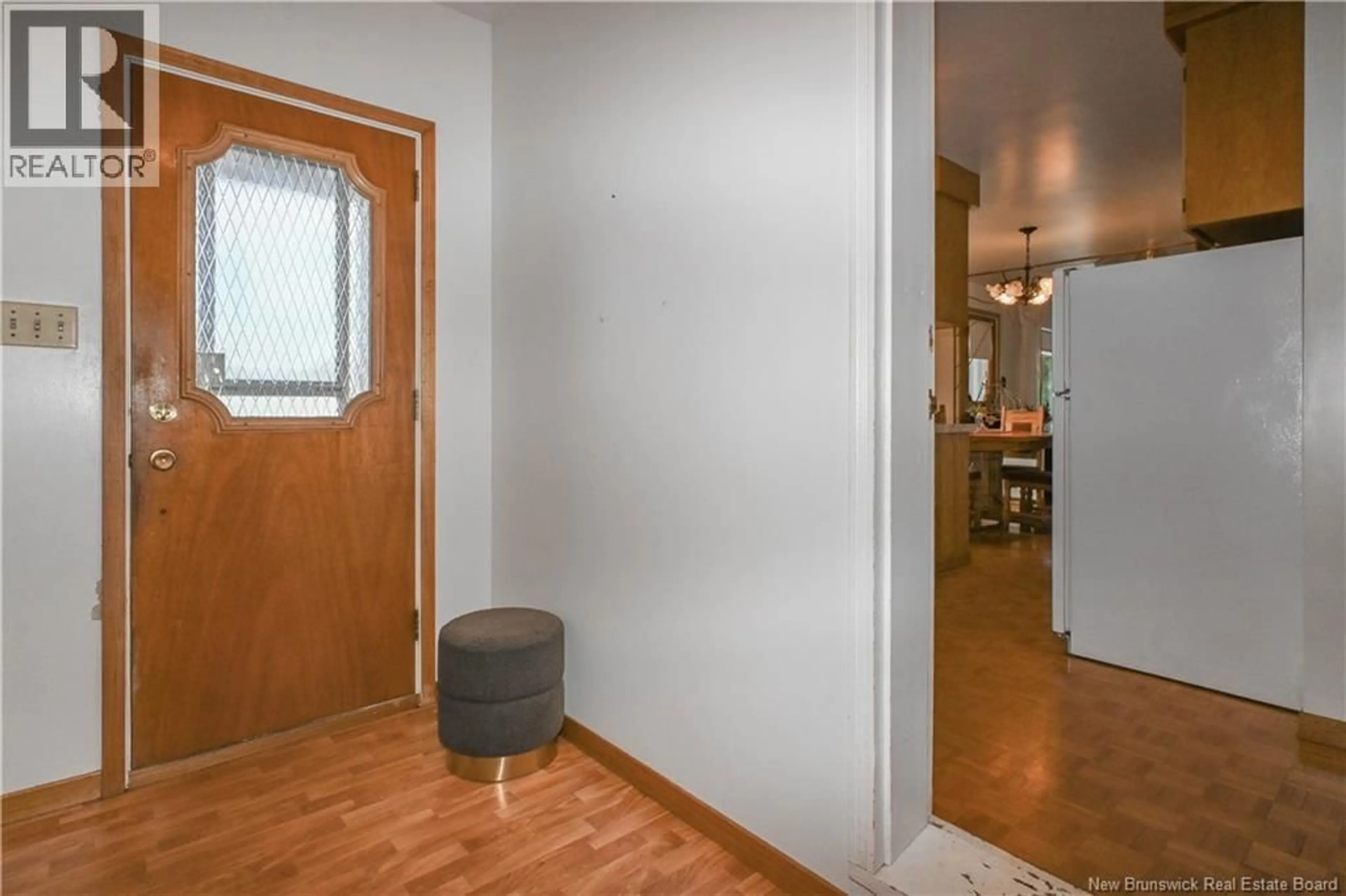 Indoor entryway for 140 DES SAULES STREET, Shippagan New Brunswick E8S3C9