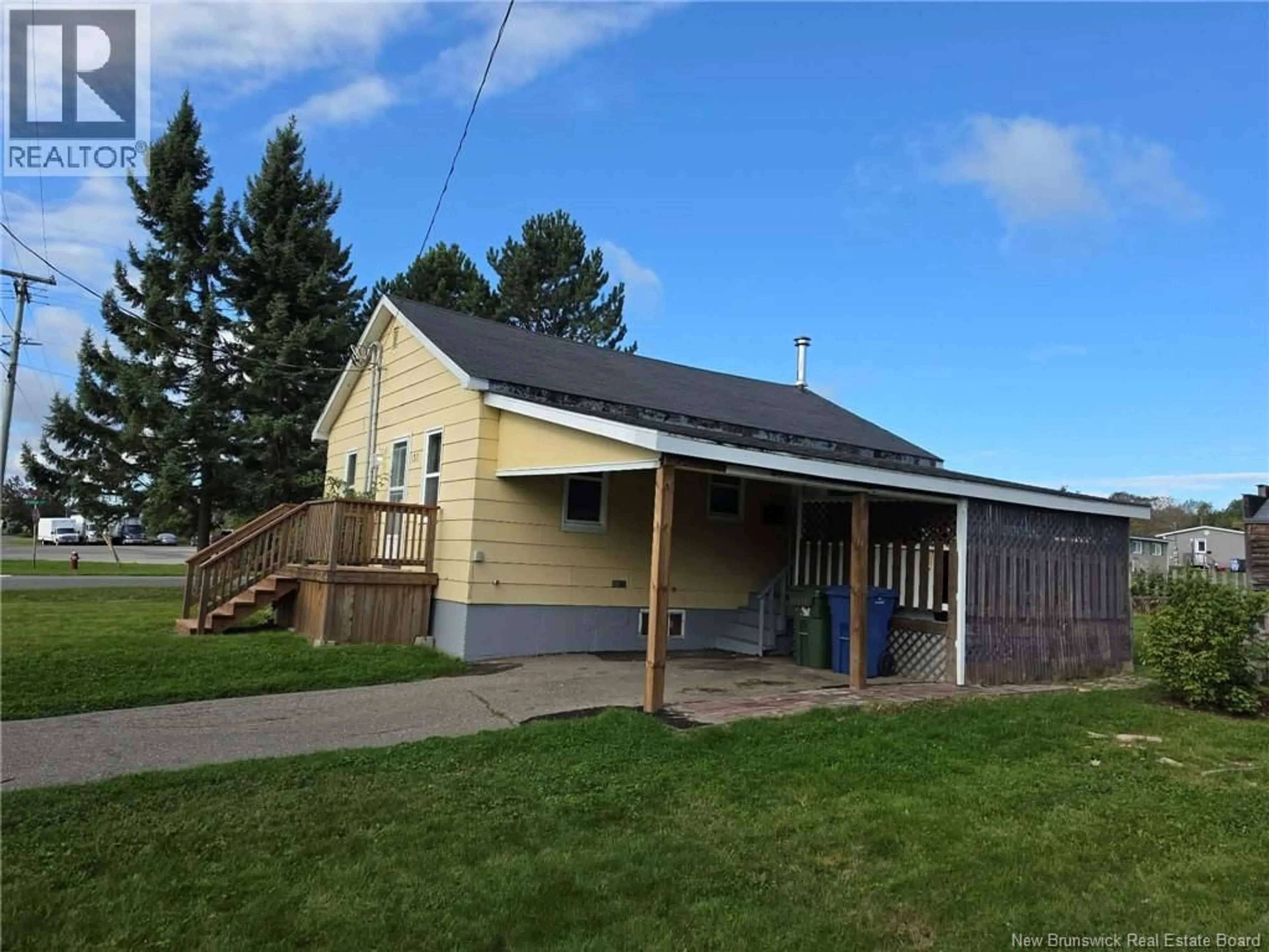 A pic from outside/outdoor area/front of a property/back of a property/a pic from drone, unknown for 133 PETRIE STREET, Miramichi New Brunswick E1V1S5
