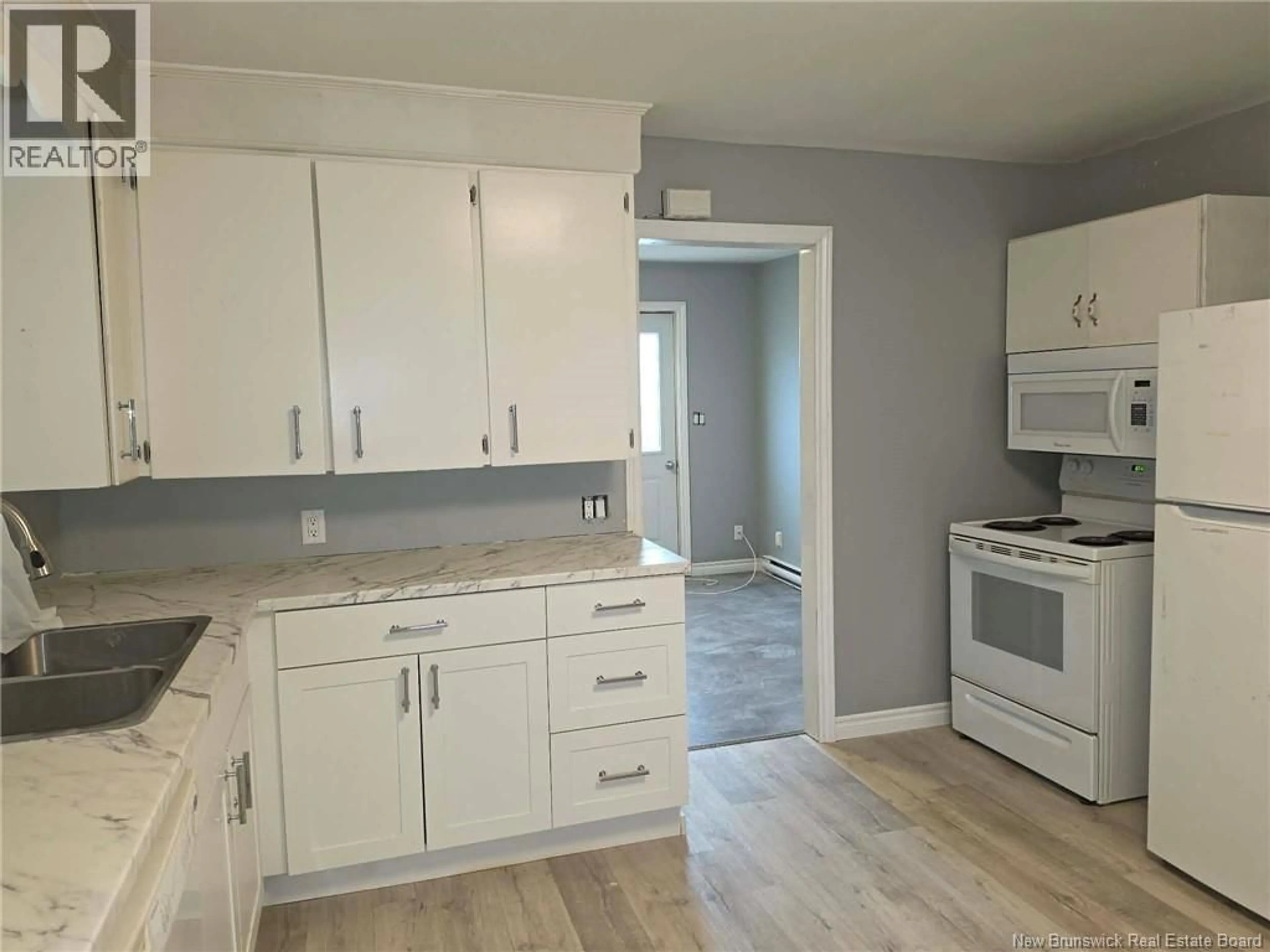 Standard kitchen, unknown for 133 PETRIE STREET, Miramichi New Brunswick E1V1S5
