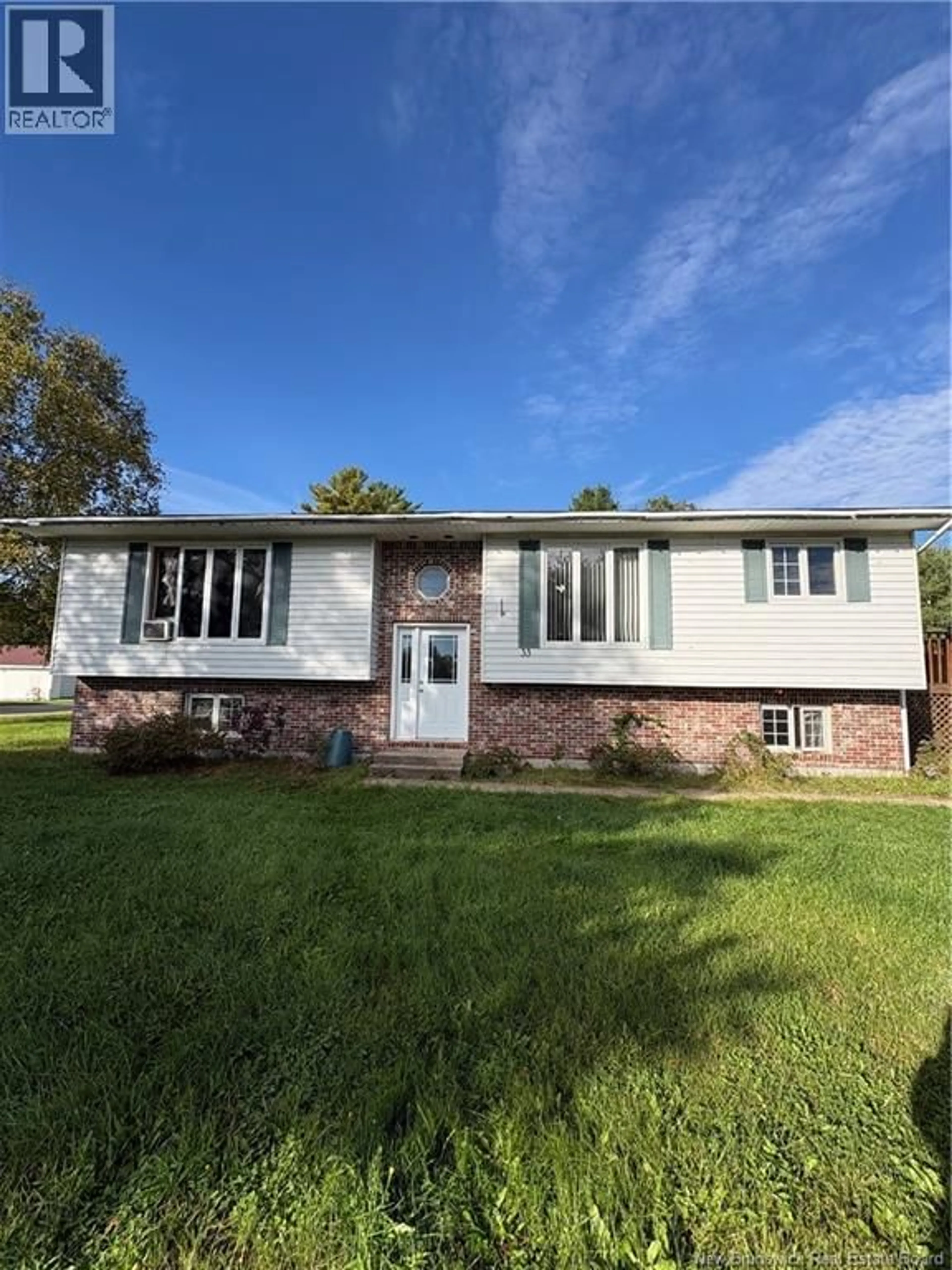 Home with vinyl exterior material, unknown for 33 HALCOMB ROAD, Lyttleton New Brunswick E9E1V5