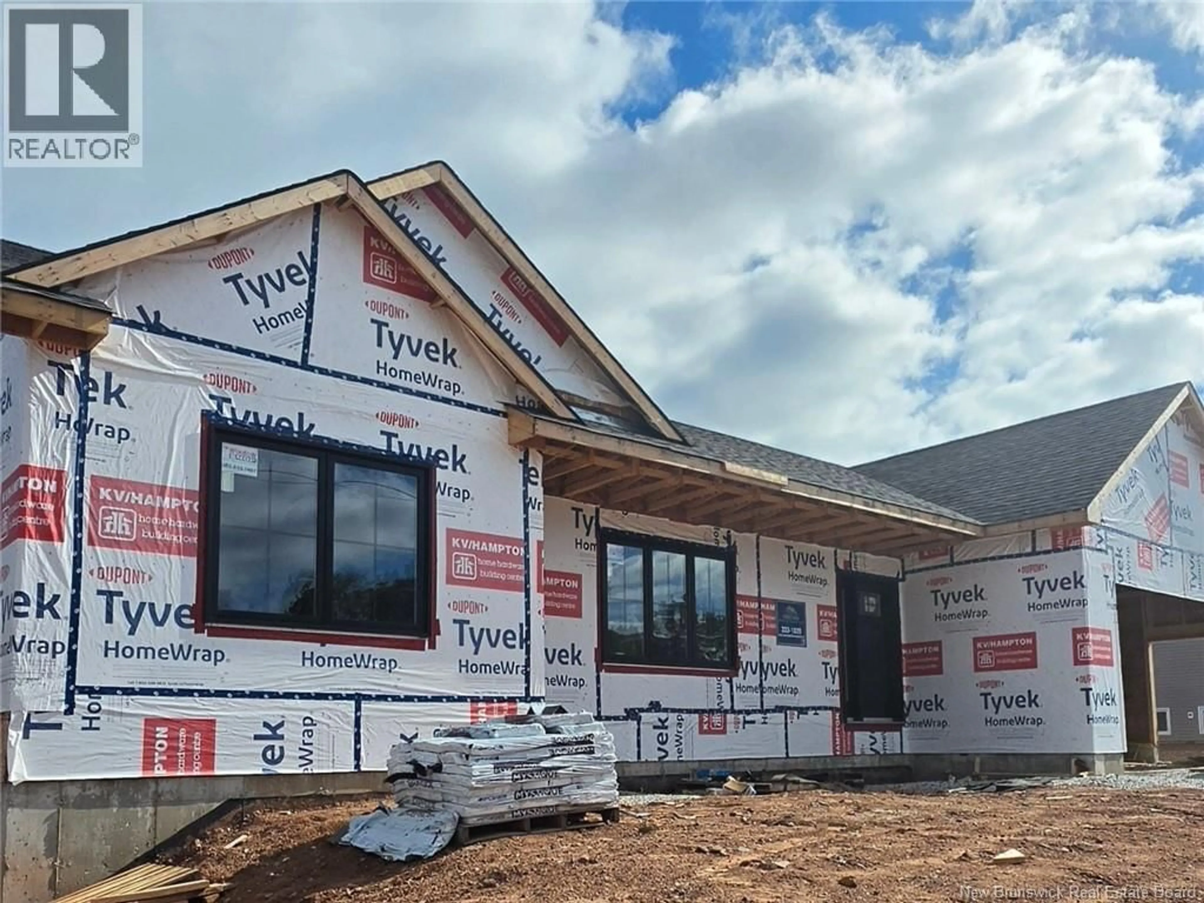 Home with vinyl exterior material, building for 91 PIONEER AVENUE, Quispamsis New Brunswick E2G0B6