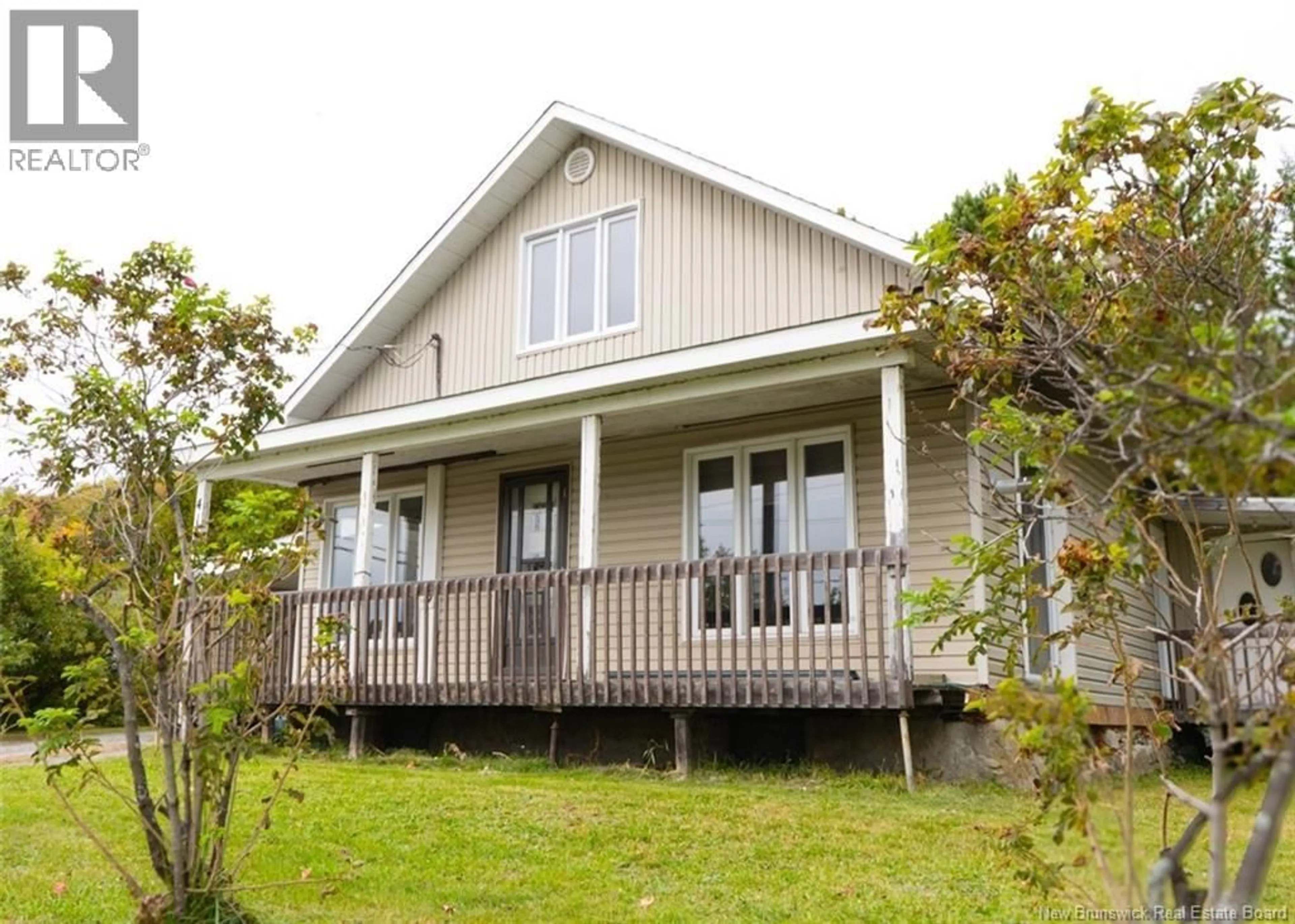 Home with vinyl exterior material, building for 410 DU POUVOIR ROAD, Edmundston New Brunswick E3V4K2