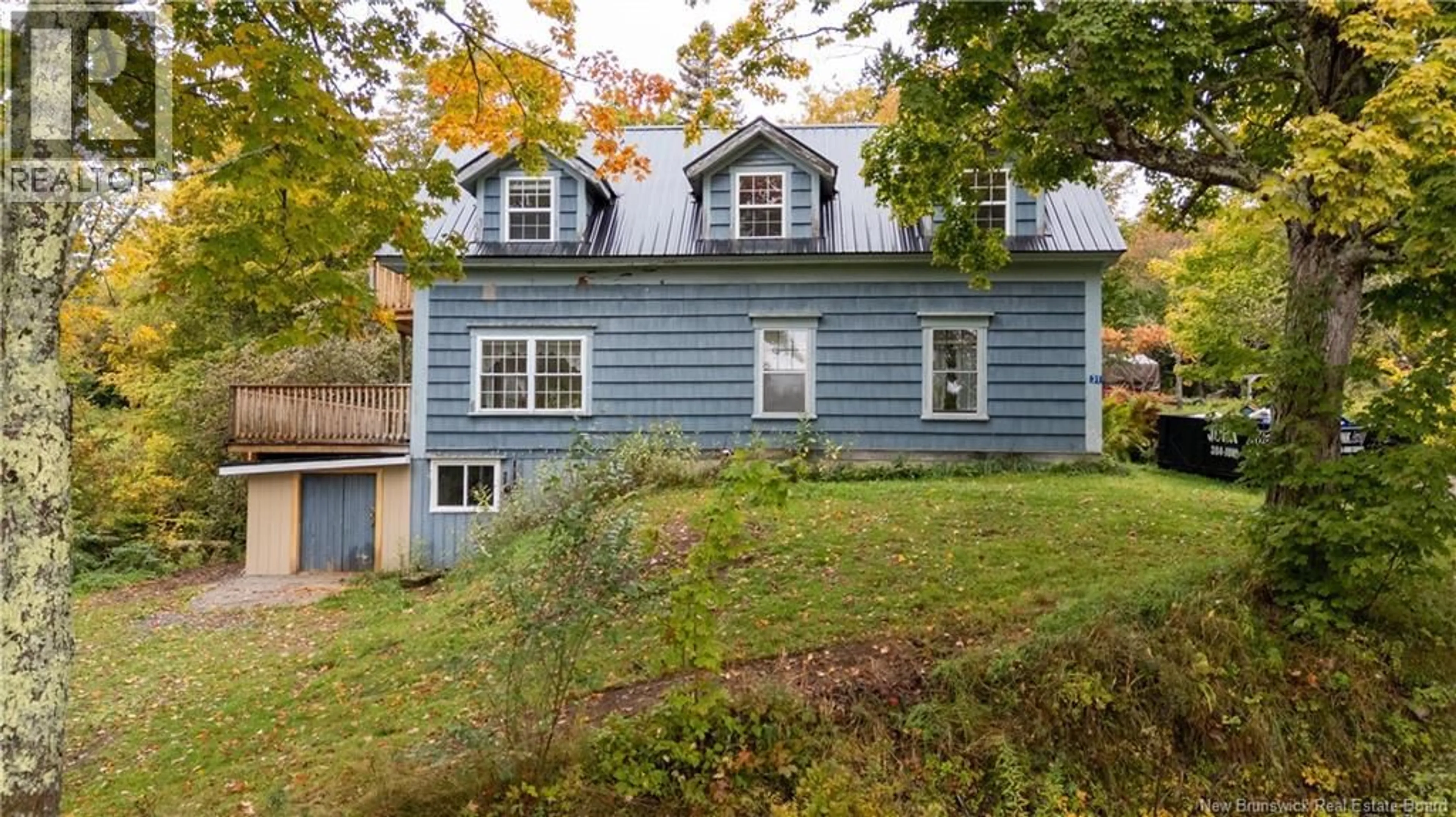 Home with vinyl exterior material, street for 31 OLD GREAT ROAD, Hopewell Cape New Brunswick E4H3H4