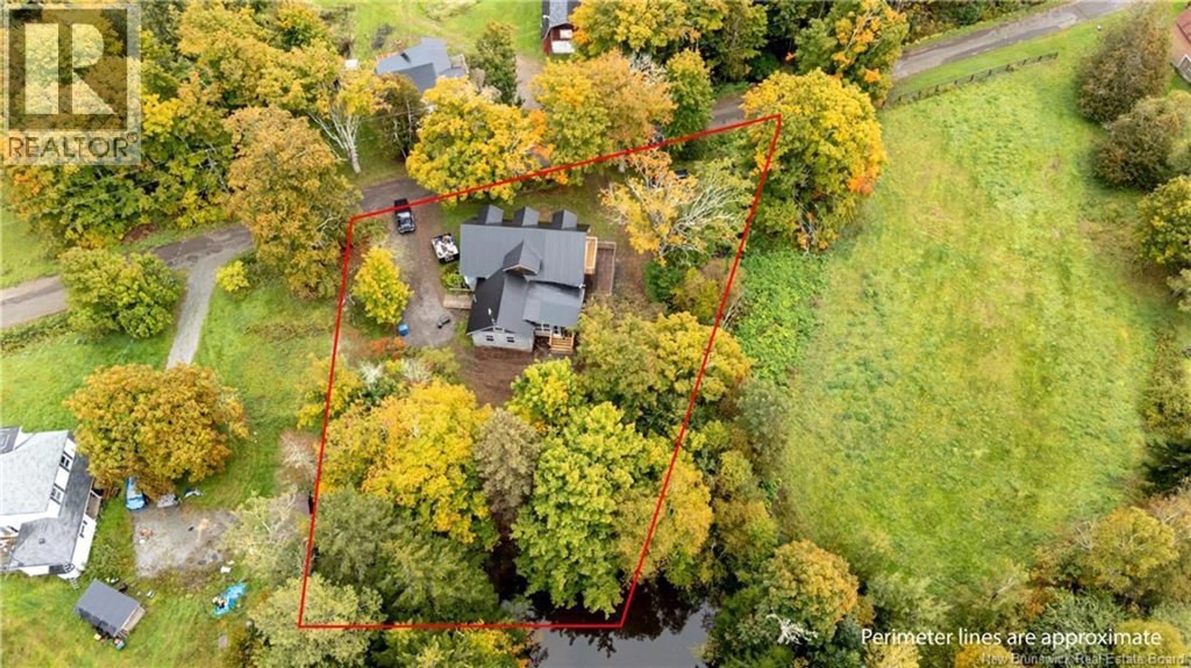 A pic from outside/outdoor area/front of a property/back of a property/a pic from drone, street for 31 OLD GREAT ROAD, Hopewell Cape New Brunswick E4H3H4