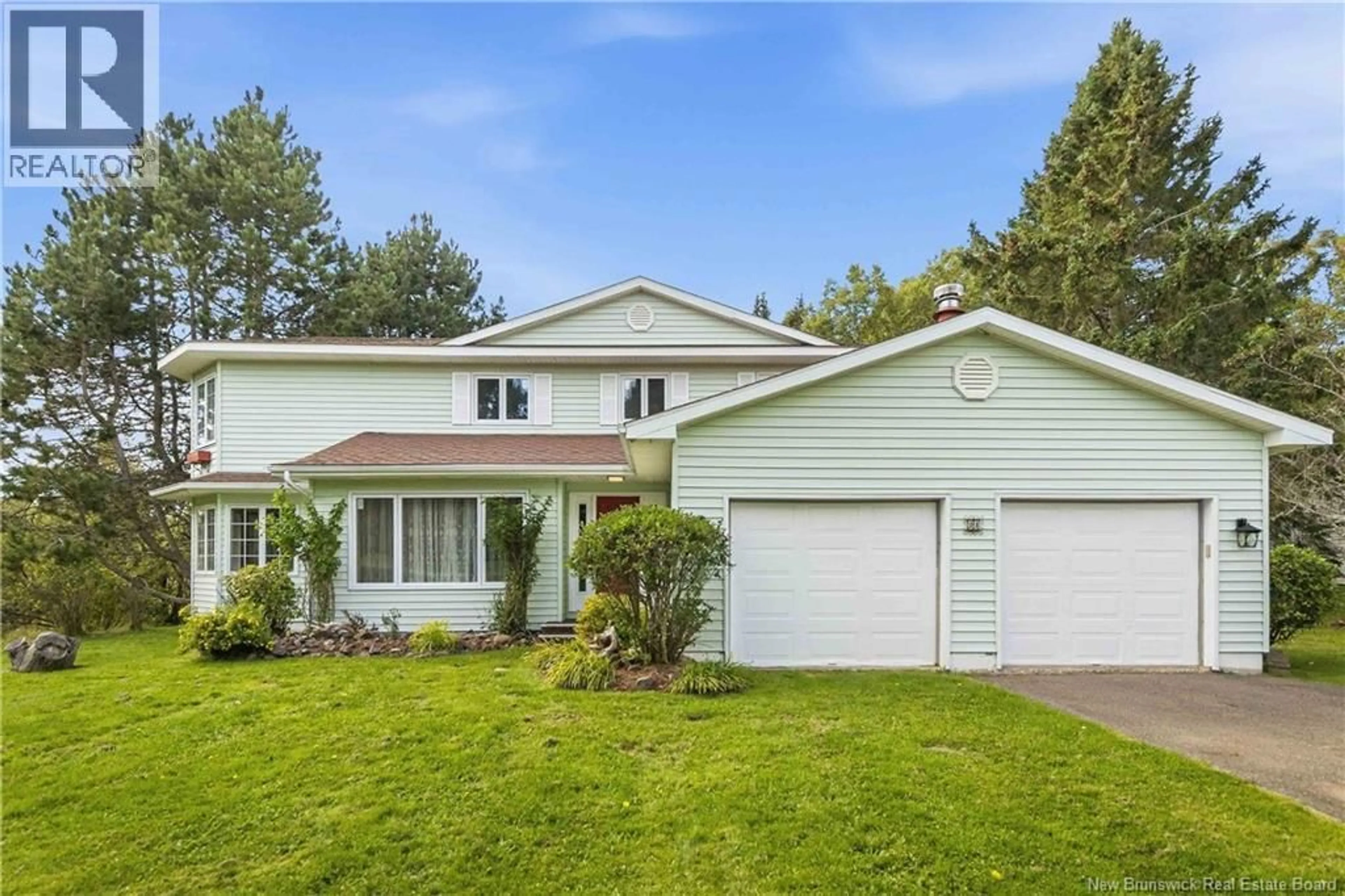 Home with vinyl exterior material, street for 44 WEST AVENUE, Sackville New Brunswick E4L4P1