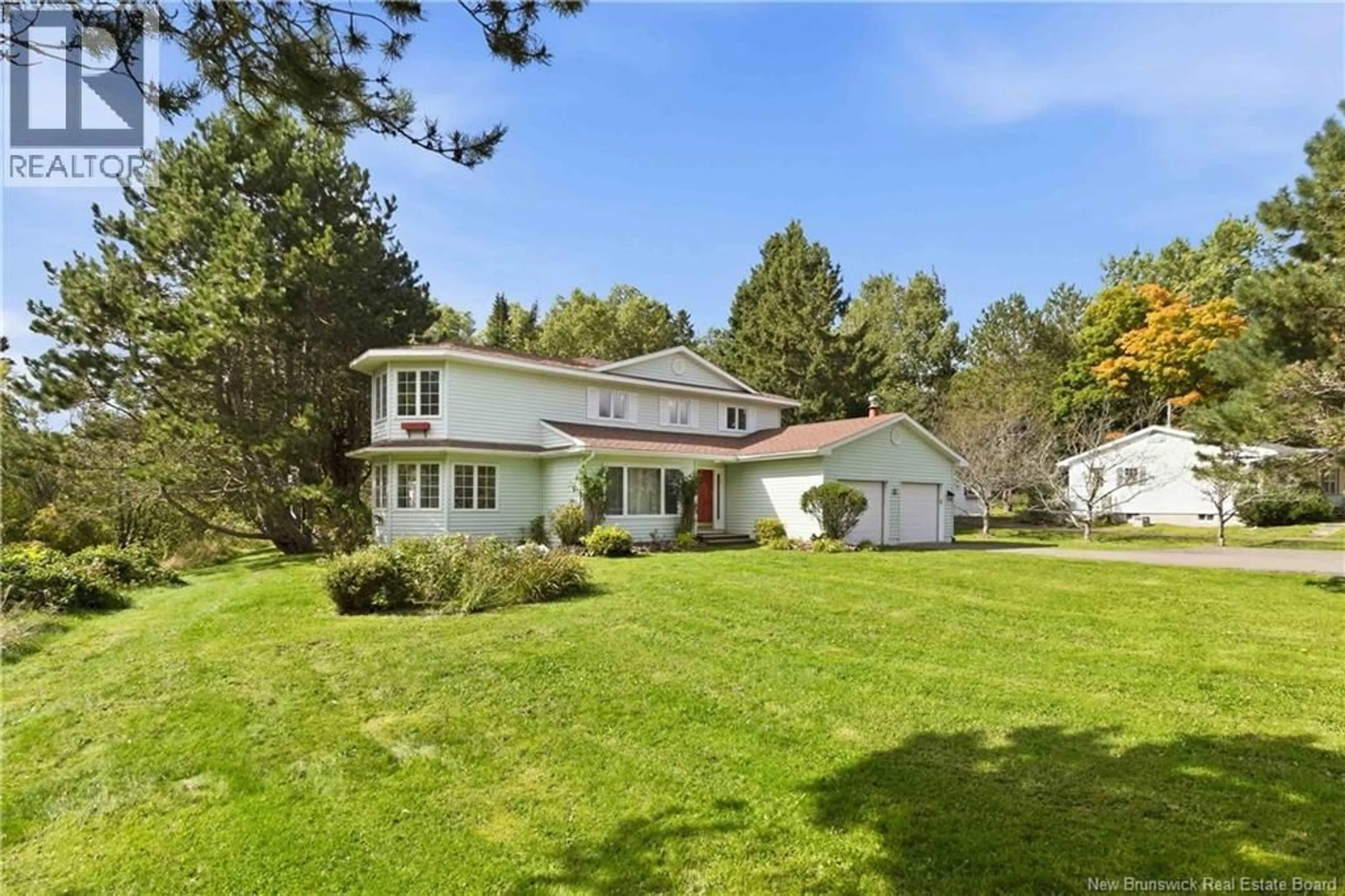 A pic from outside/outdoor area/front of a property/back of a property/a pic from drone, unknown for 44 WEST AVENUE, Sackville New Brunswick E4L4P1