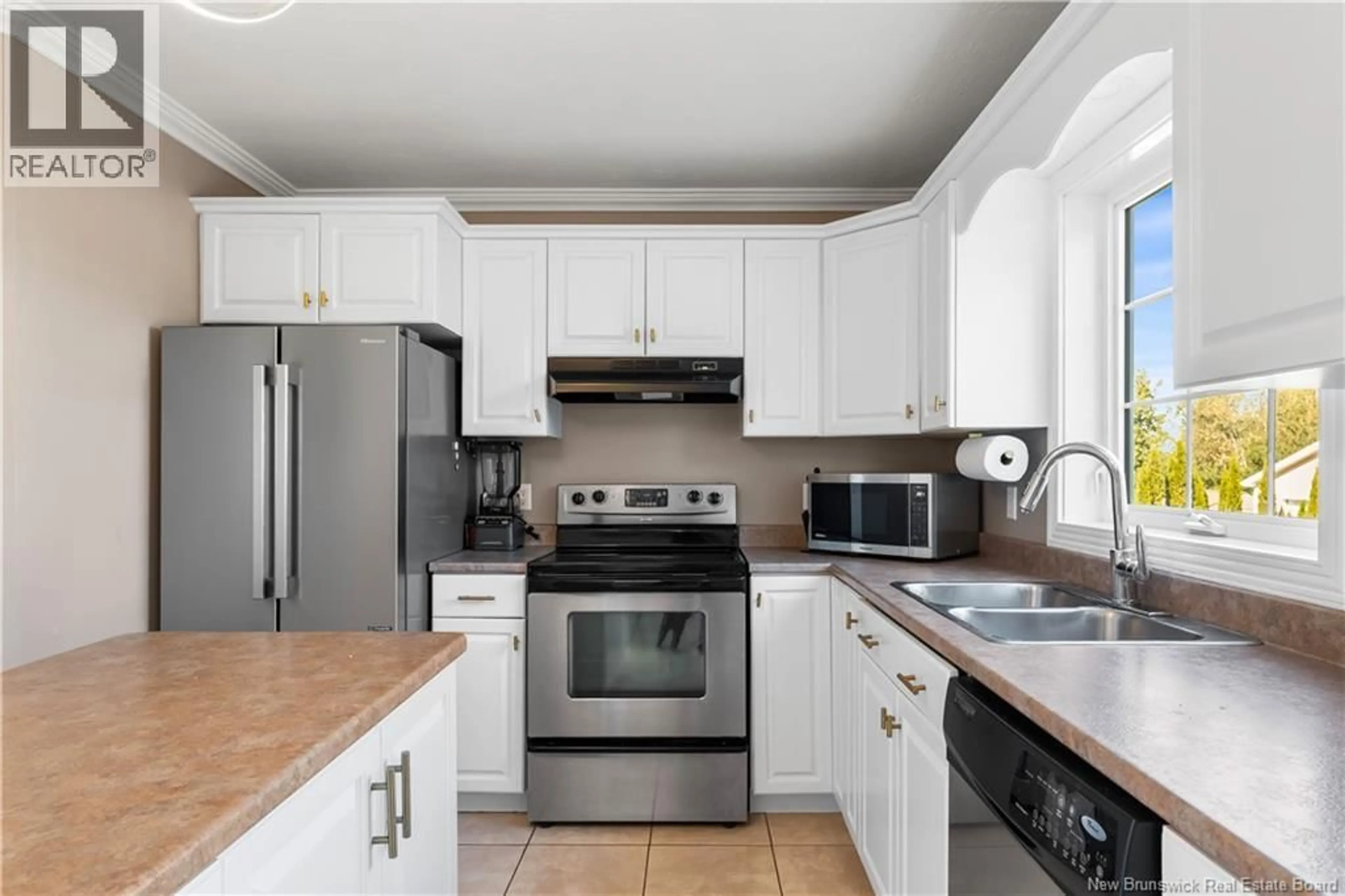 Standard kitchen, unknown for 11 GAGNON DRIVE, Moncton New Brunswick E1A5W6