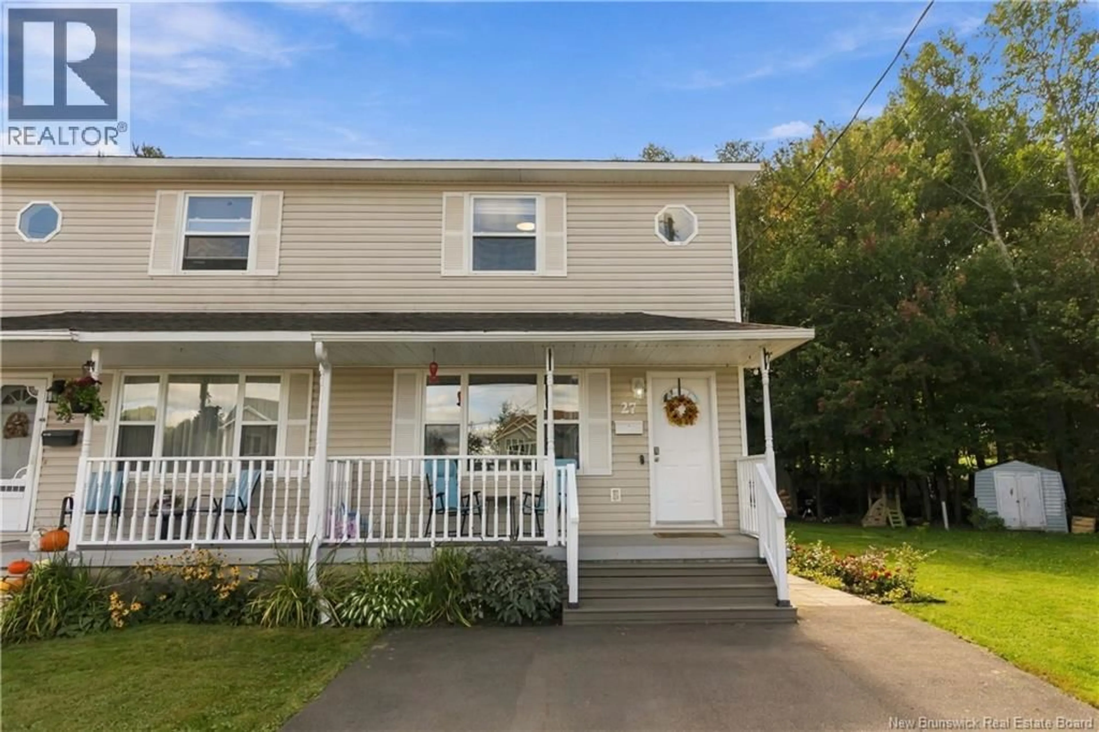 Home with vinyl exterior material, street for 27 GLENVIEW COURT, Riverview New Brunswick E1B1X7