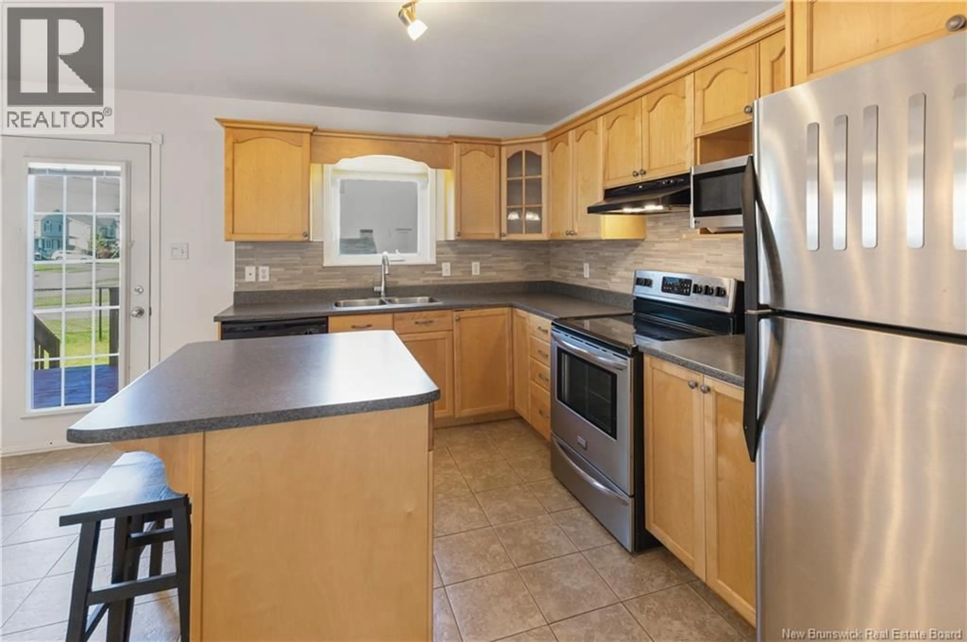 Standard kitchen, unknown for 77 STONEHAM DRIVE, Moncton New Brunswick E1G4Z5