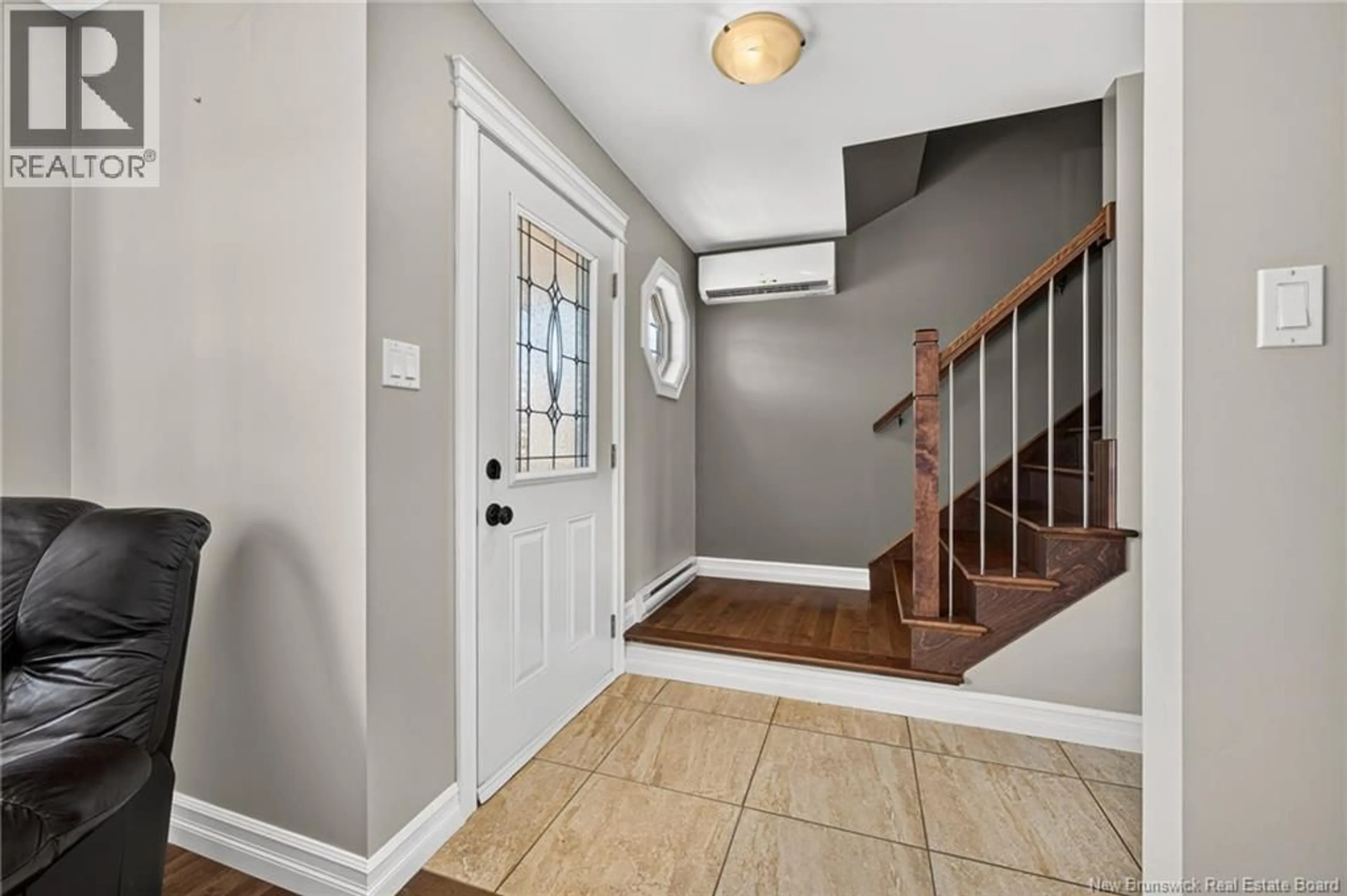 Indoor entryway for 35 RUBY WAY, Moncton New Brunswick E1E0H4