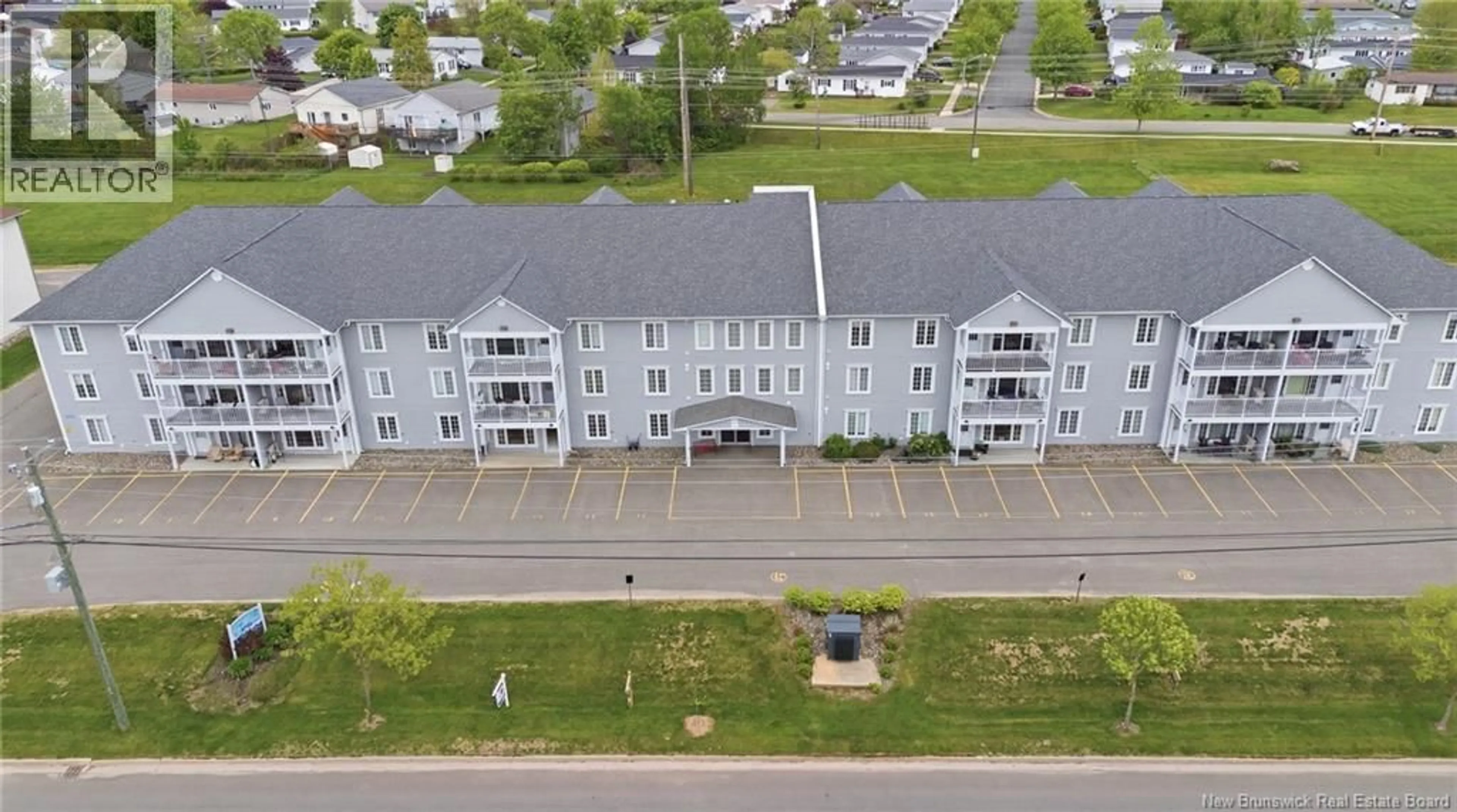 A pic from outside/outdoor area/front of a property/back of a property/a pic from drone, building for 14 - 185 REYNOLDS STREET, Fredericton New Brunswick E3A0K7