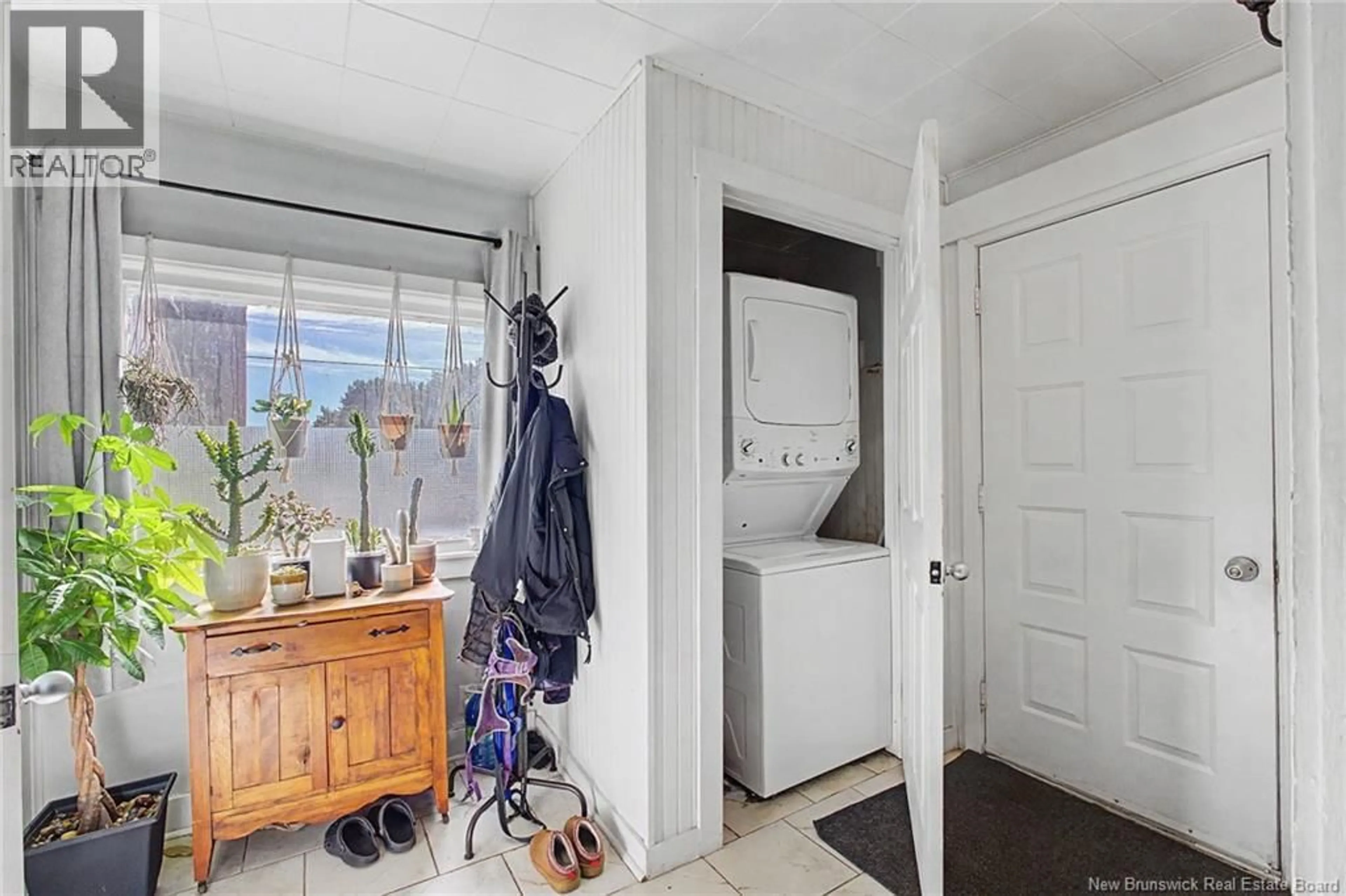 Indoor entryway for 2 RIVER STREET, Fredericton New Brunswick E3A4L6