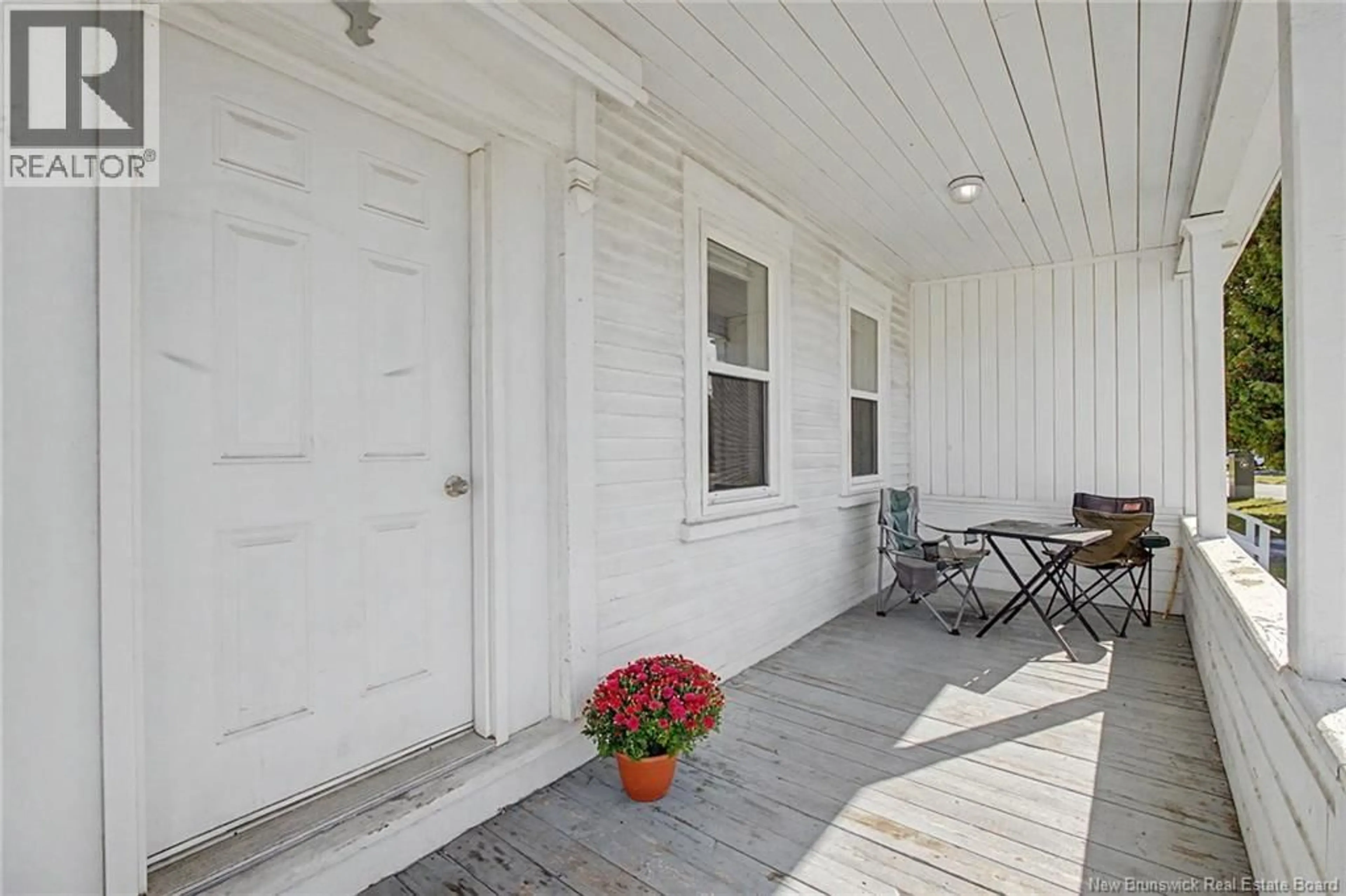 Patio, street for 4 RIVER STREET, Fredericton New Brunswick E3A4L6
