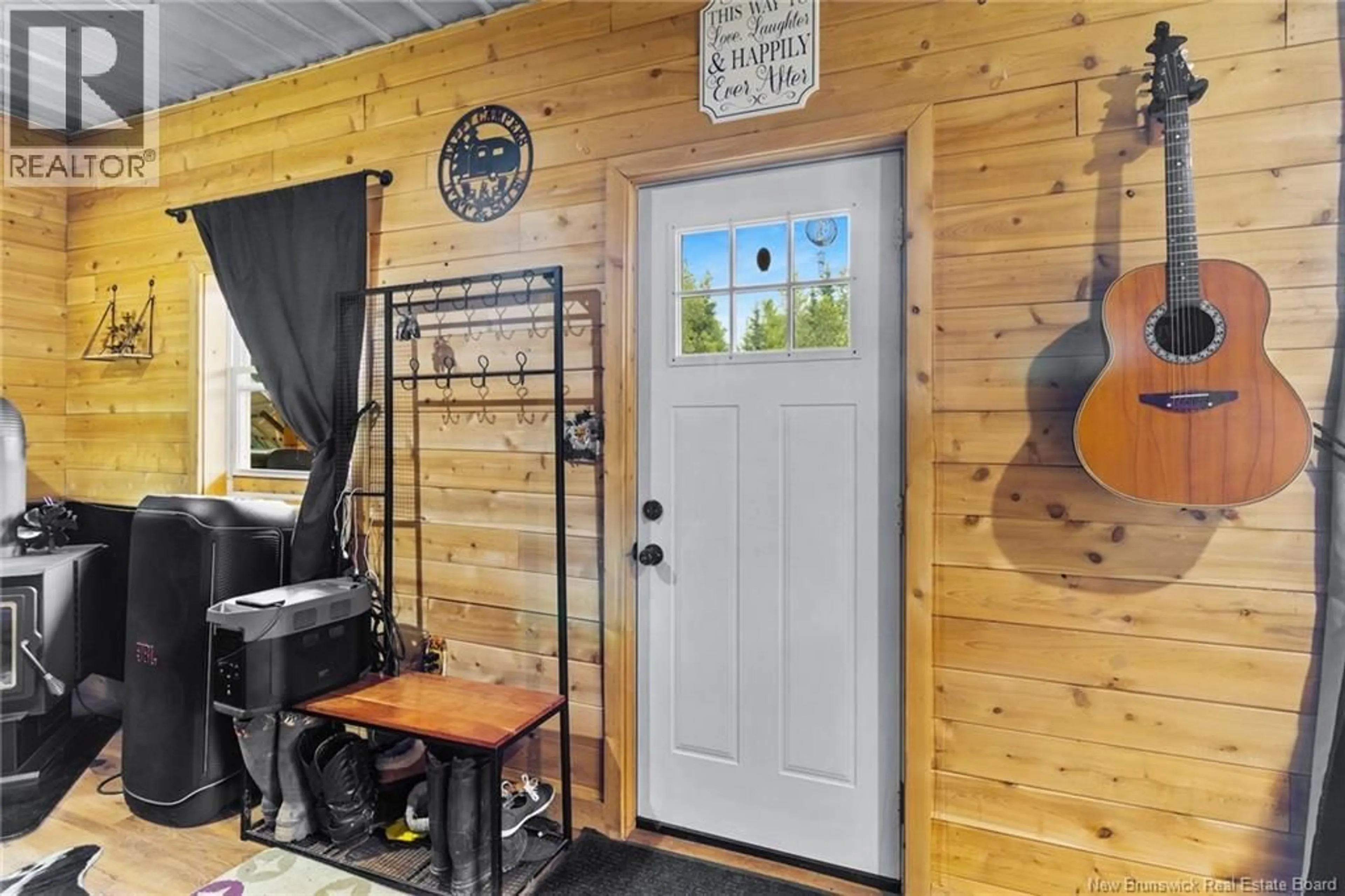 Indoor entryway for 460 DUFFERIN ROAD, Dufferin New Brunswick E4A3P8