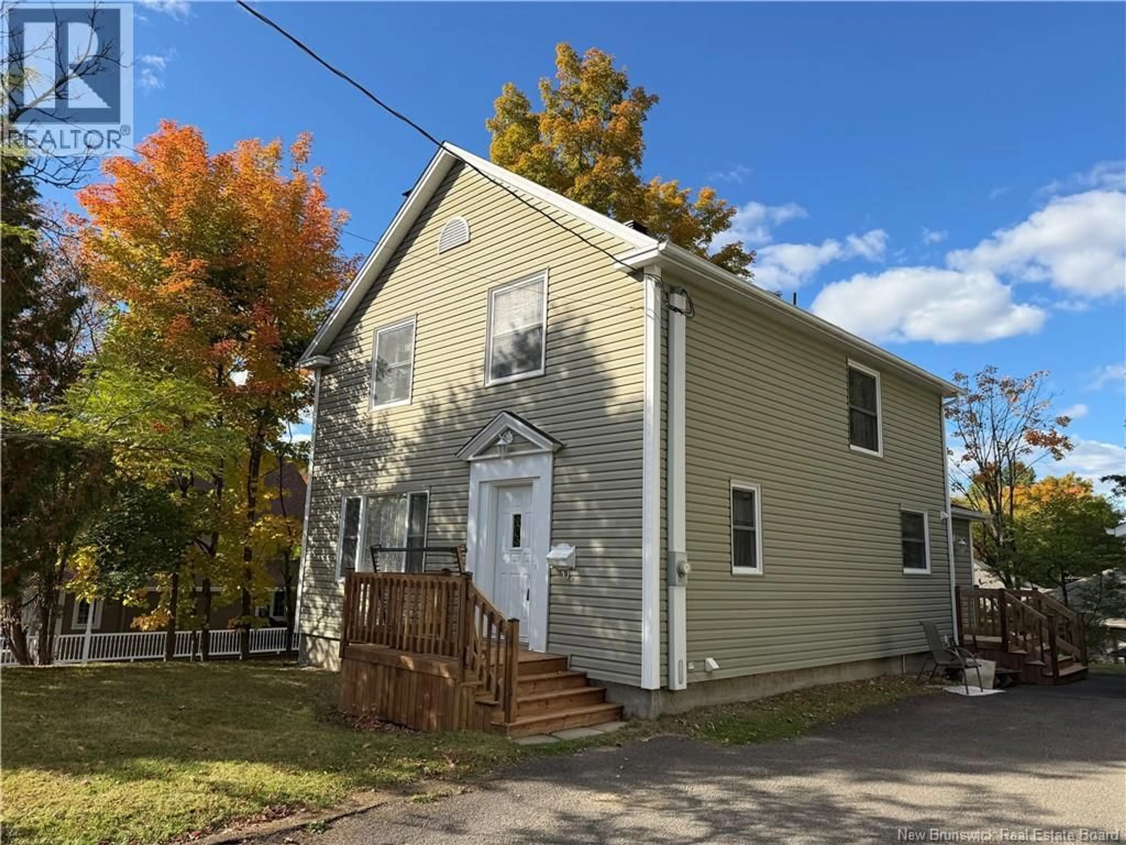 Home with vinyl exterior material, street for 25 PARK STREET, Edmundston New Brunswick E3V1Y8