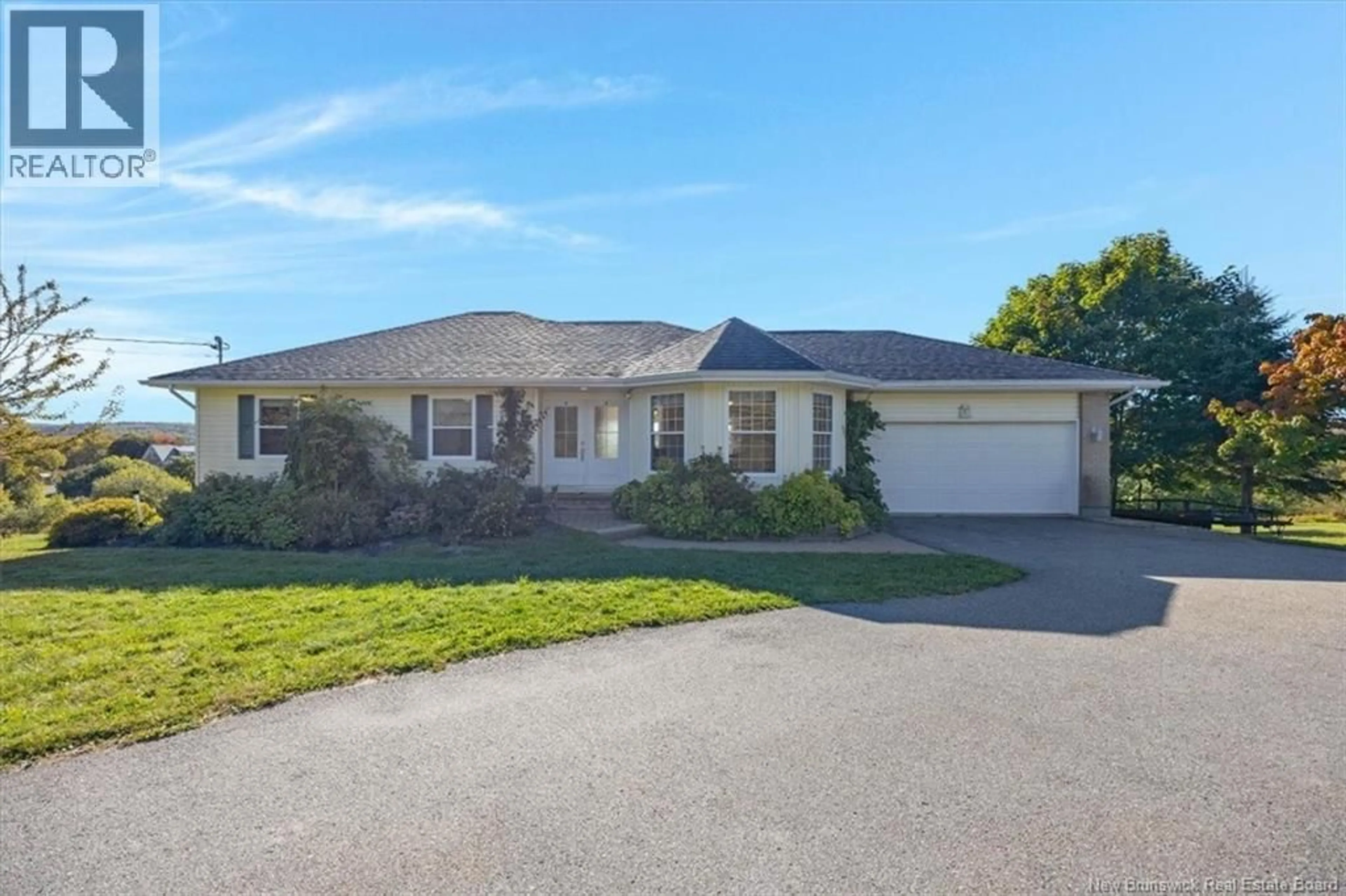 A pic from outside/outdoor area/front of a property/back of a property/a pic from drone, street for 16 DARLING COURT, Quispamsis New Brunswick E2G1Z7