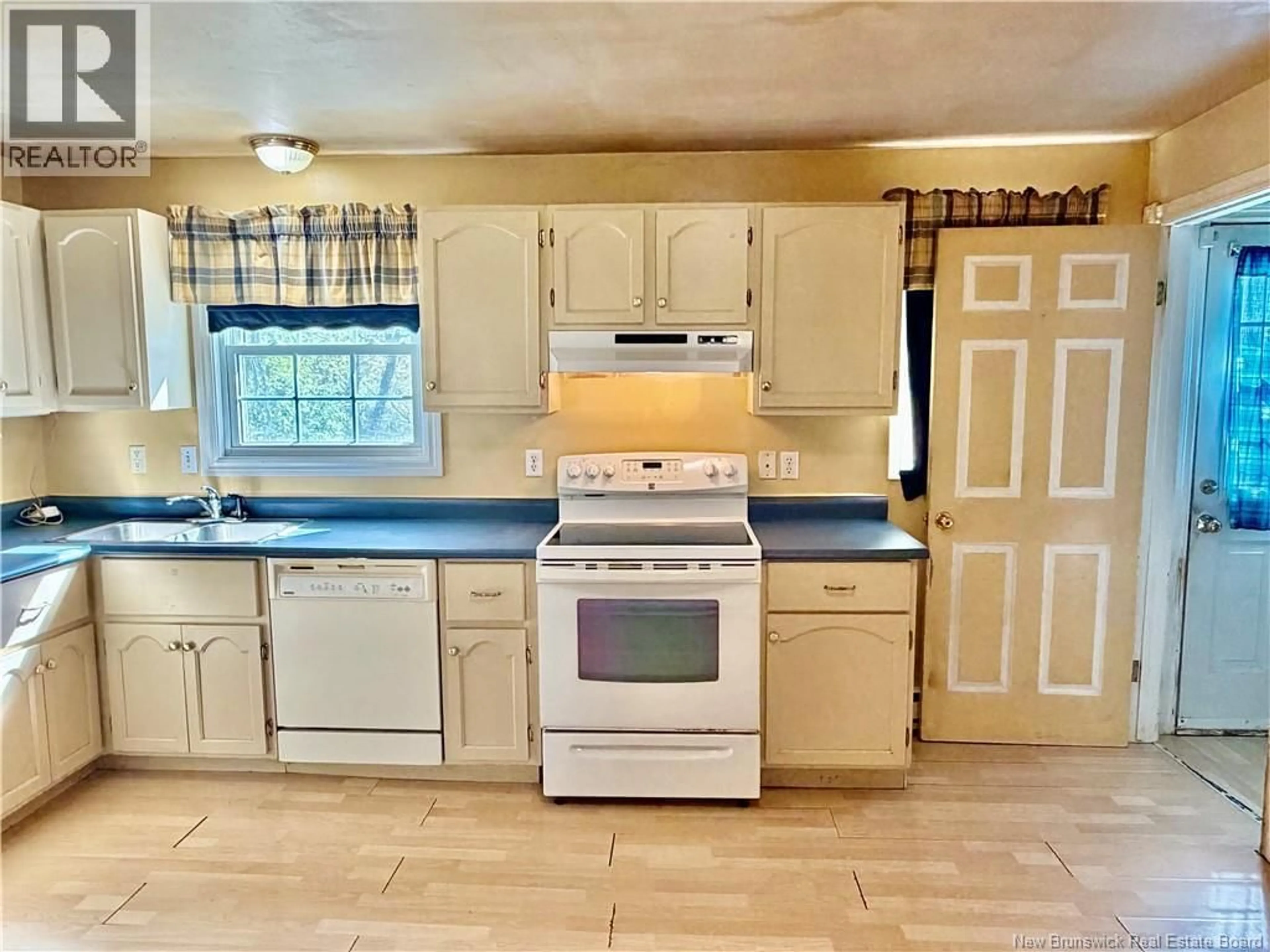Standard kitchen, unknown for 21 SECOND STREET, Miramichi New Brunswick E1V5V1