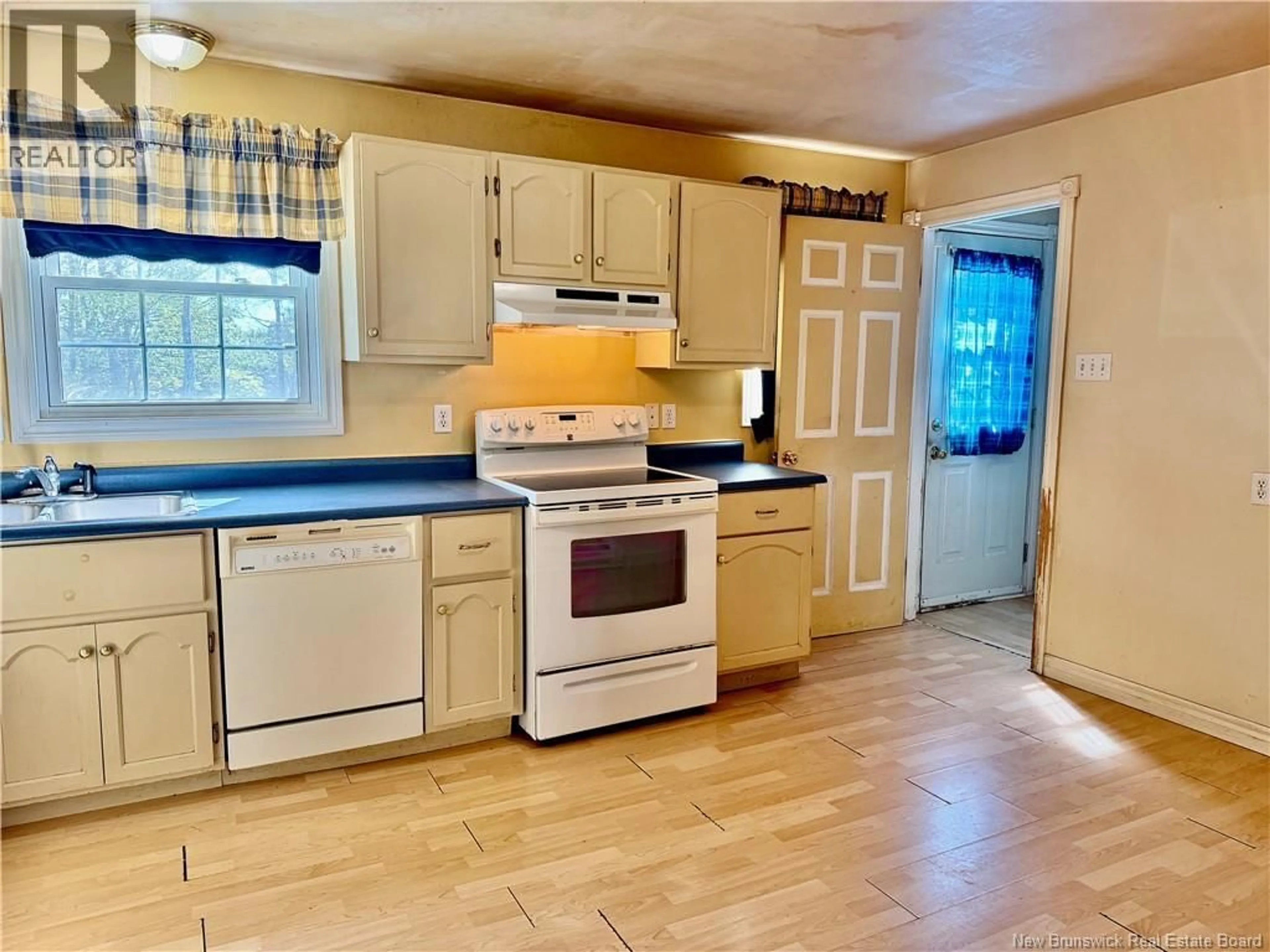 Standard kitchen, unknown for 21 SECOND STREET, Miramichi New Brunswick E1V5V1