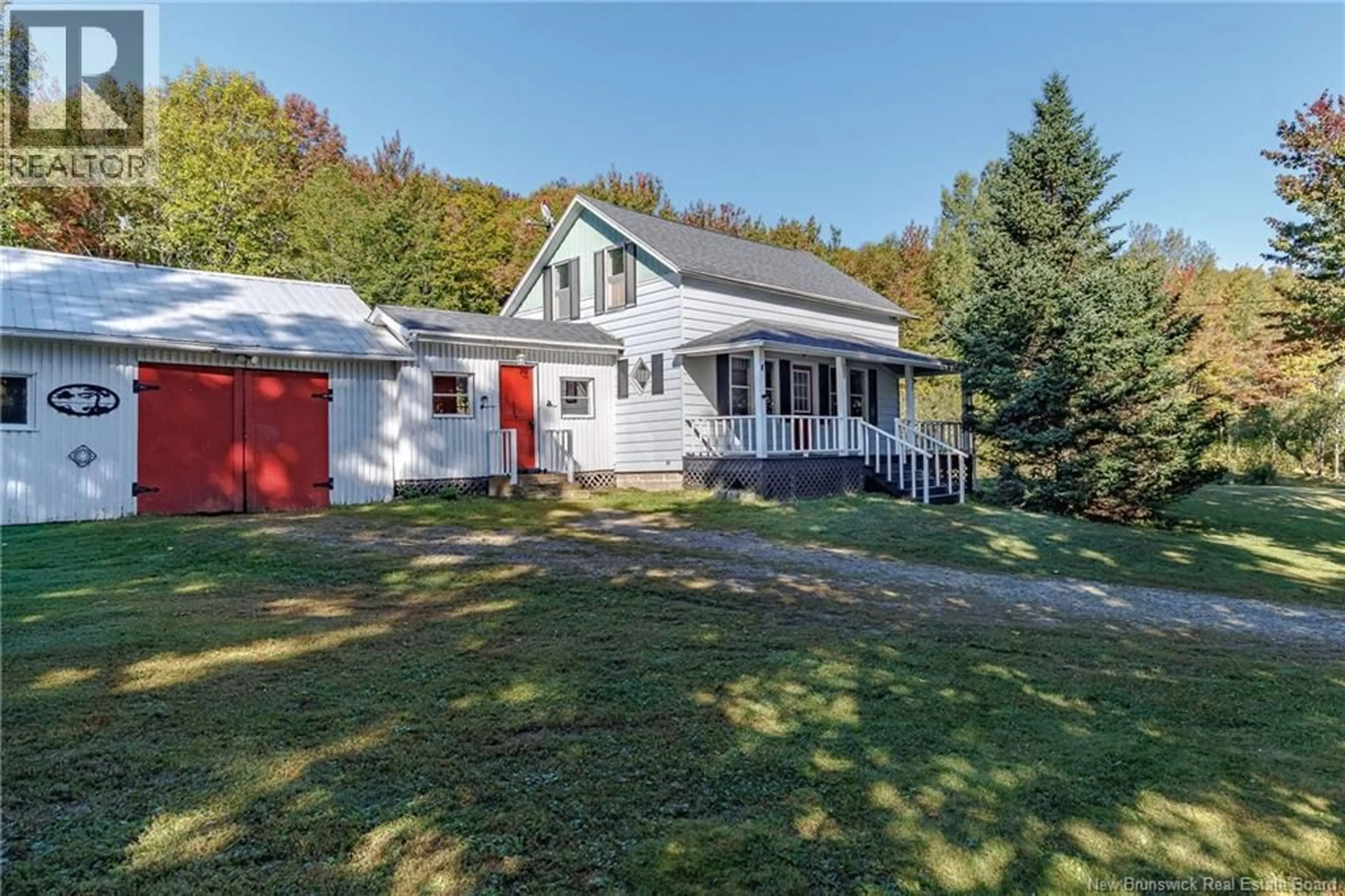 A pic from outside/outdoor area/front of a property/back of a property/a pic from drone, street for 4746 ROUTE 102, Queenstown New Brunswick E5M2A4