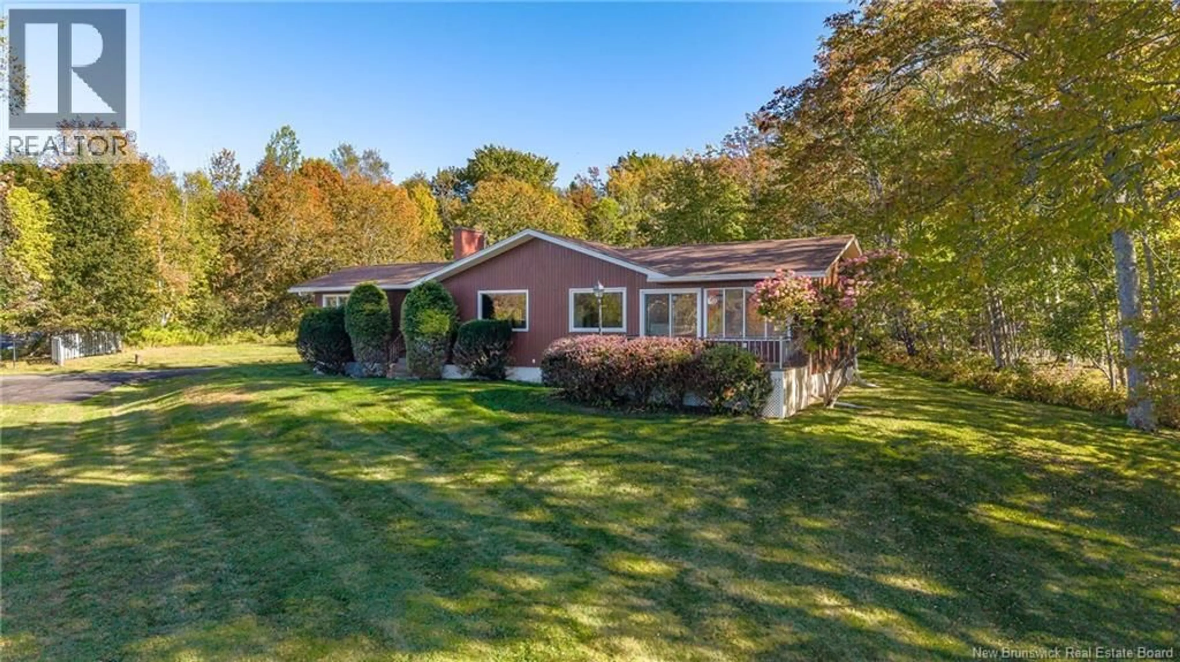 A pic from outside/outdoor area/front of a property/back of a property/a pic from drone, water/lake/river/ocean view for 1000 ARCHER DRIVE, Quispamsis New Brunswick E2E1E6