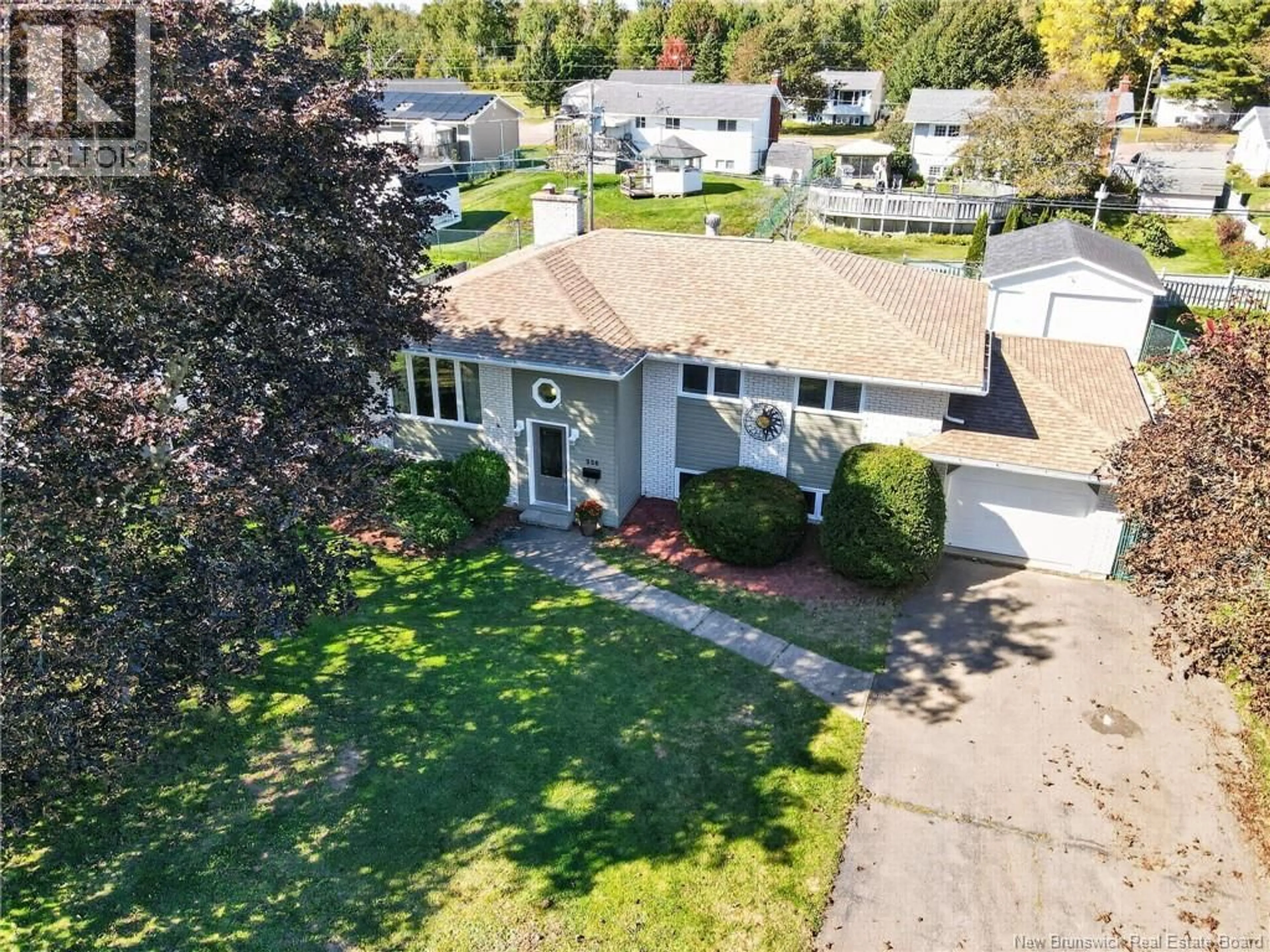 A pic from outside/outdoor area/front of a property/back of a property/a pic from drone, street for 356 BEAUMONT, Dieppe New Brunswick E1A1A8