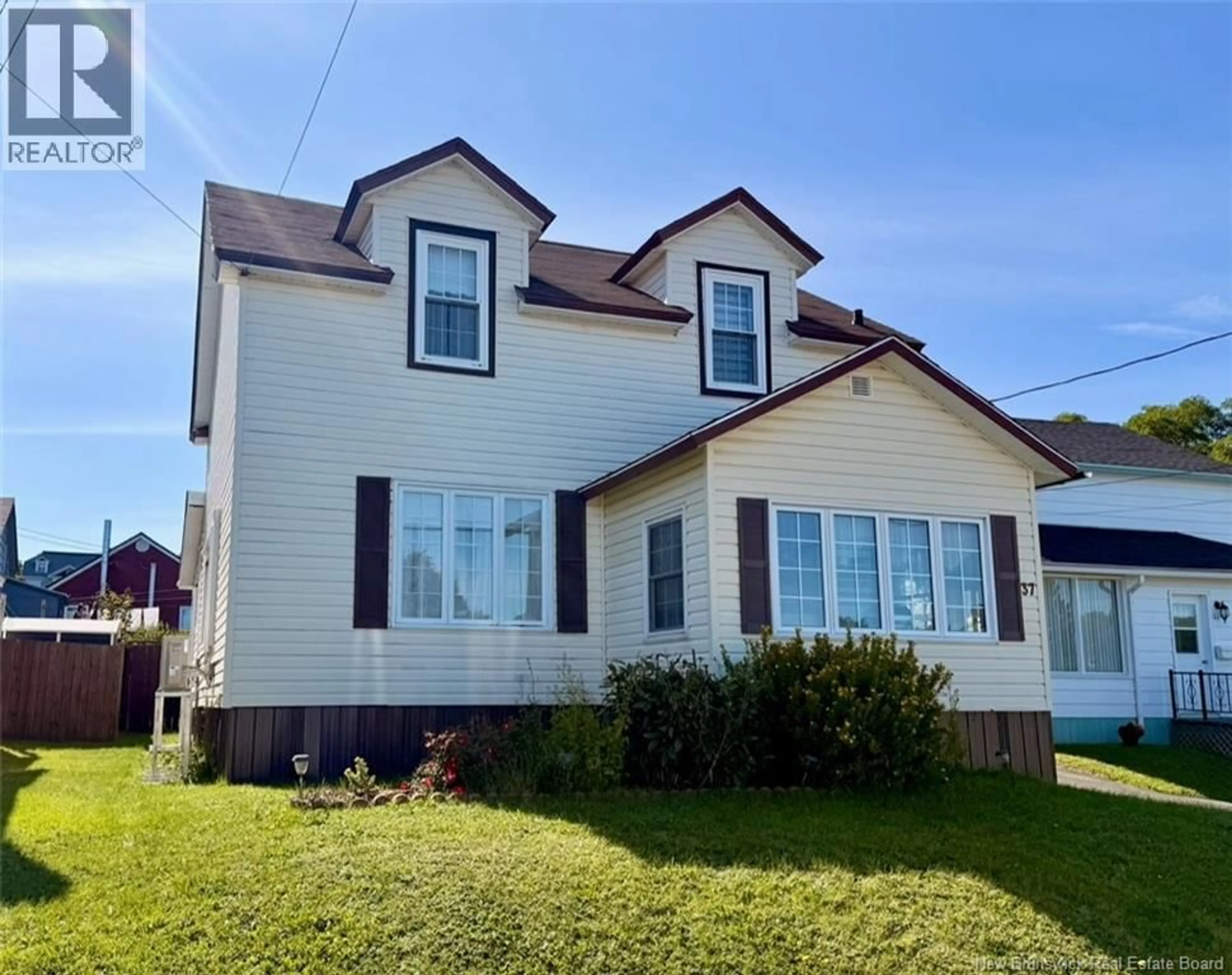 Home with vinyl exterior material, street for 37 QUEEN STREET, Campbellton New Brunswick E3N1W9