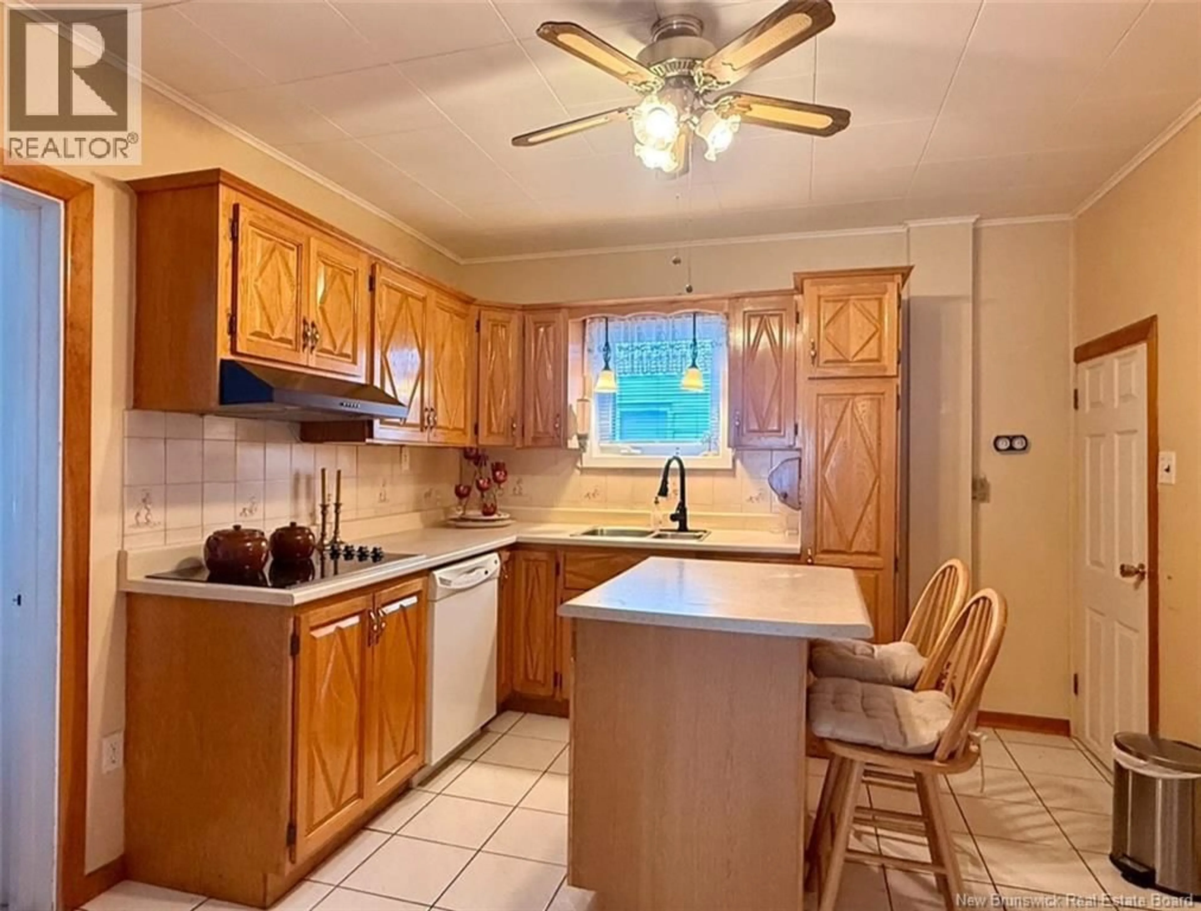Standard kitchen, ceramic/tile floor for 37 QUEEN STREET, Campbellton New Brunswick E3N1W9