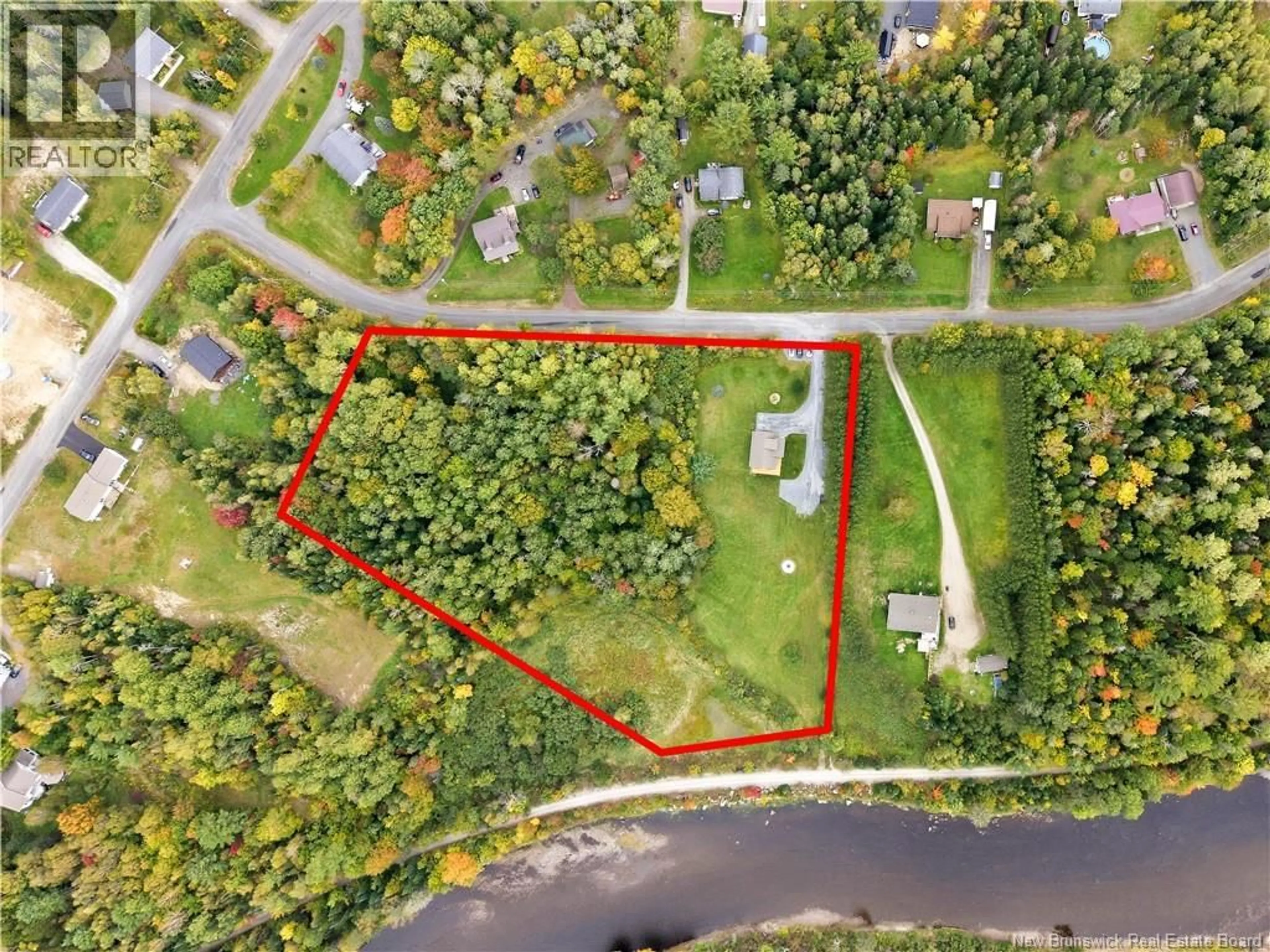 A pic from outside/outdoor area/front of a property/back of a property/a pic from drone, water/lake/river/ocean view for 53 HIGHLAND HEIGHTS, Taymouth New Brunswick E6C1Y2