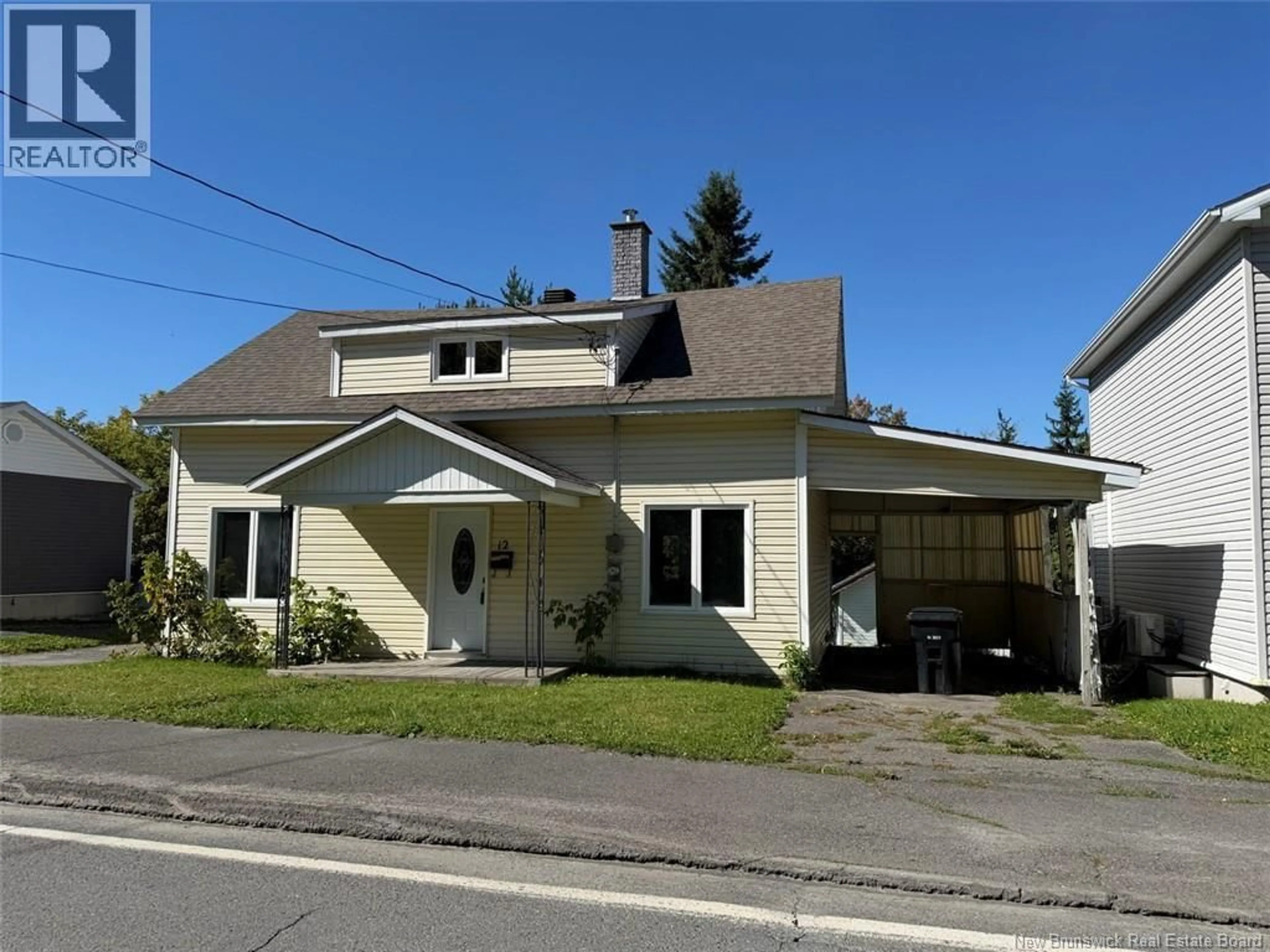Home with vinyl exterior material, street for 12 FORT AVENUE, Edmundston New Brunswick E3V1E1