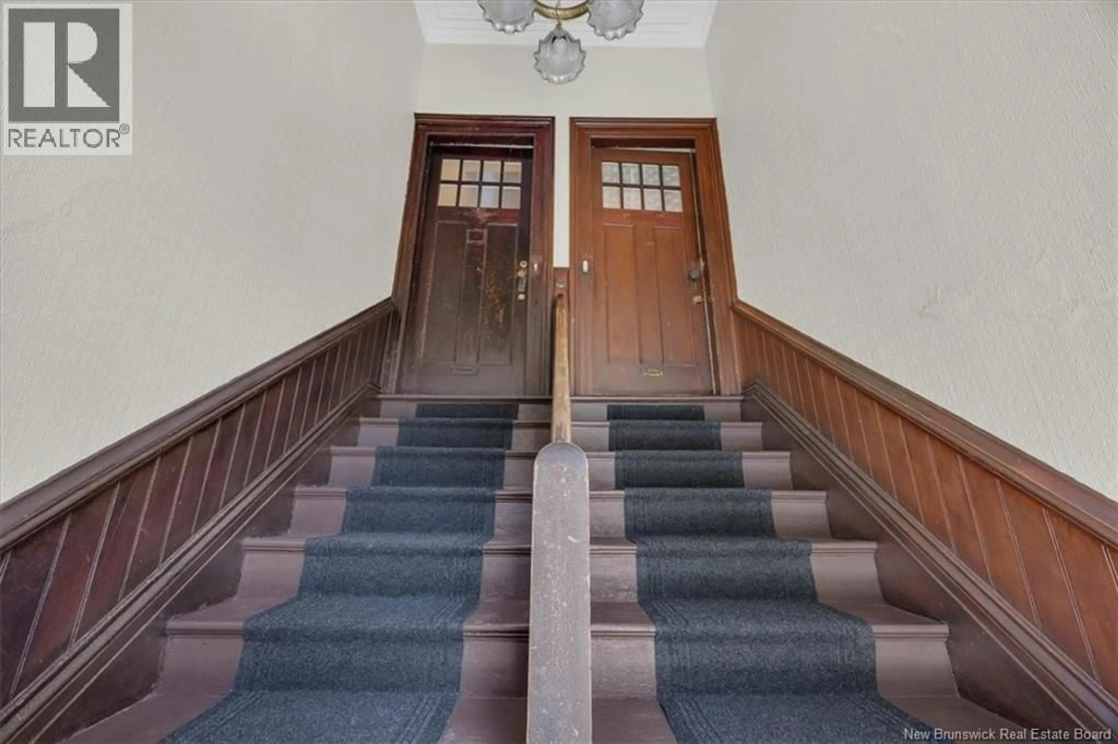 Indoor foyer for 176 SYDNEY STREET, Saint John New Brunswick E2L2M4