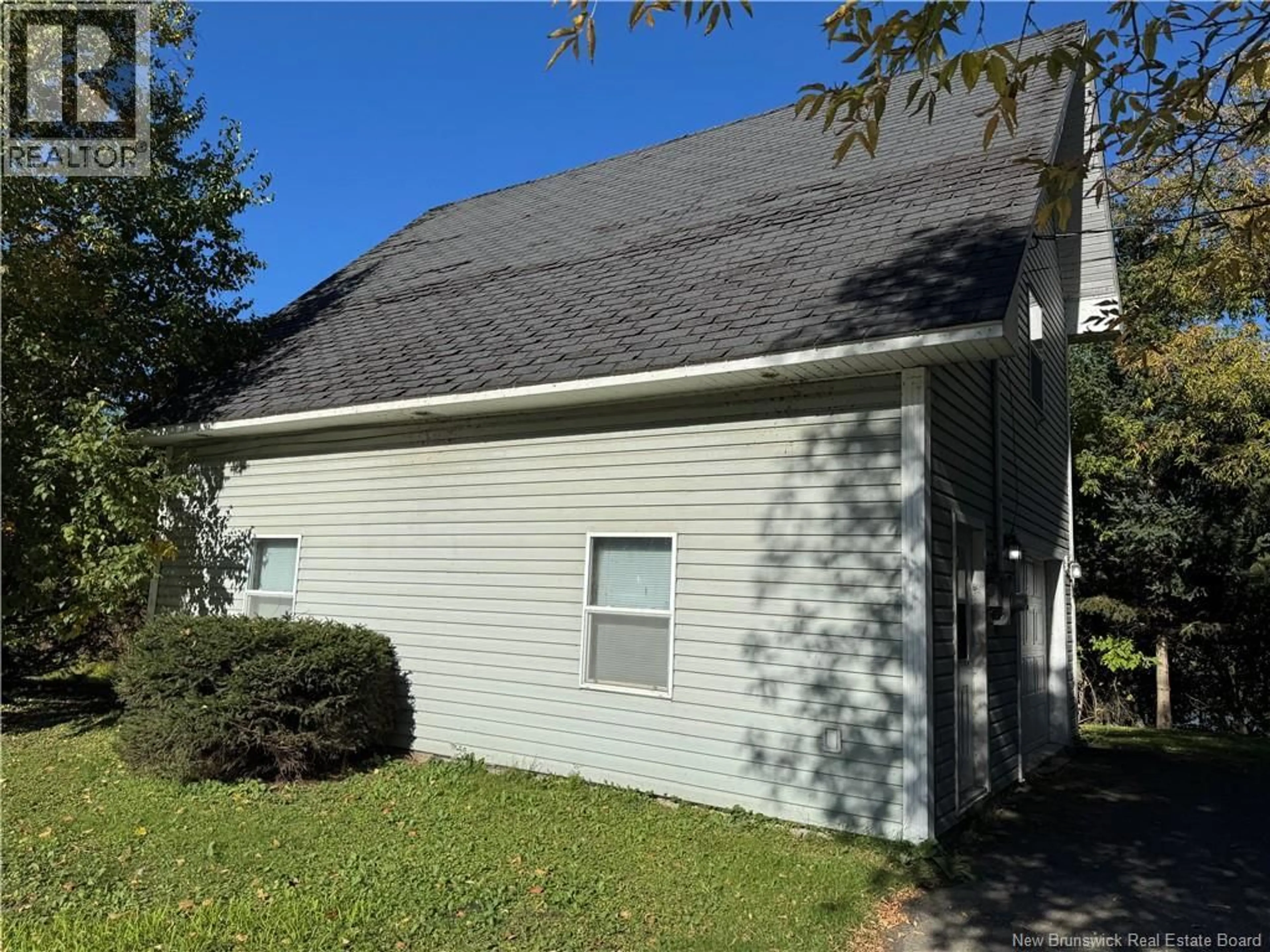 Home with vinyl exterior material, building for 9061 MAIN STREET, Florenceville-Bristol New Brunswick E7L2A5