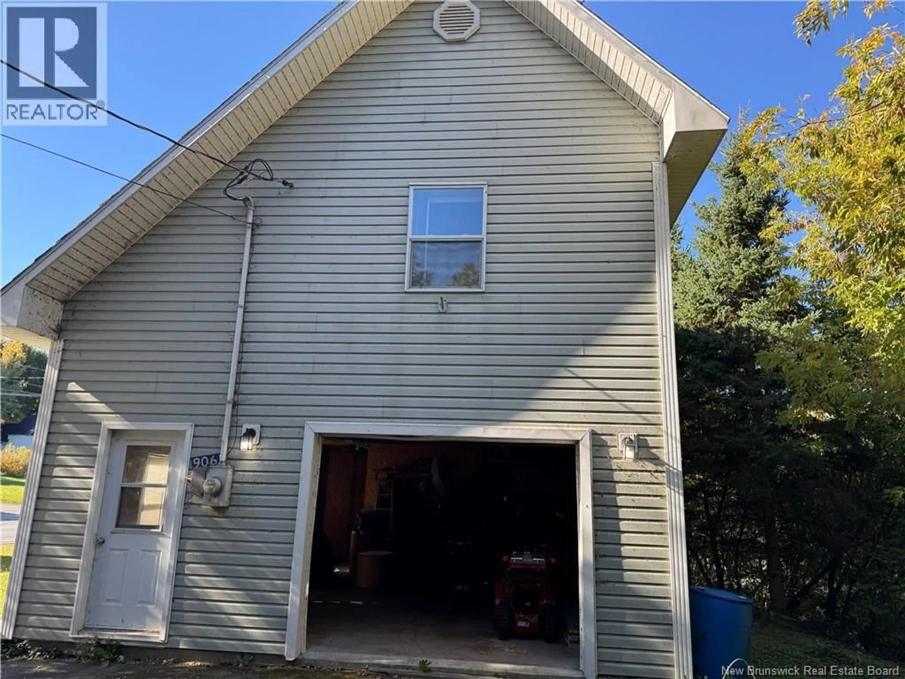 Indoor garage for 9061 MAIN STREET, Florenceville-Bristol New Brunswick E7L2A5