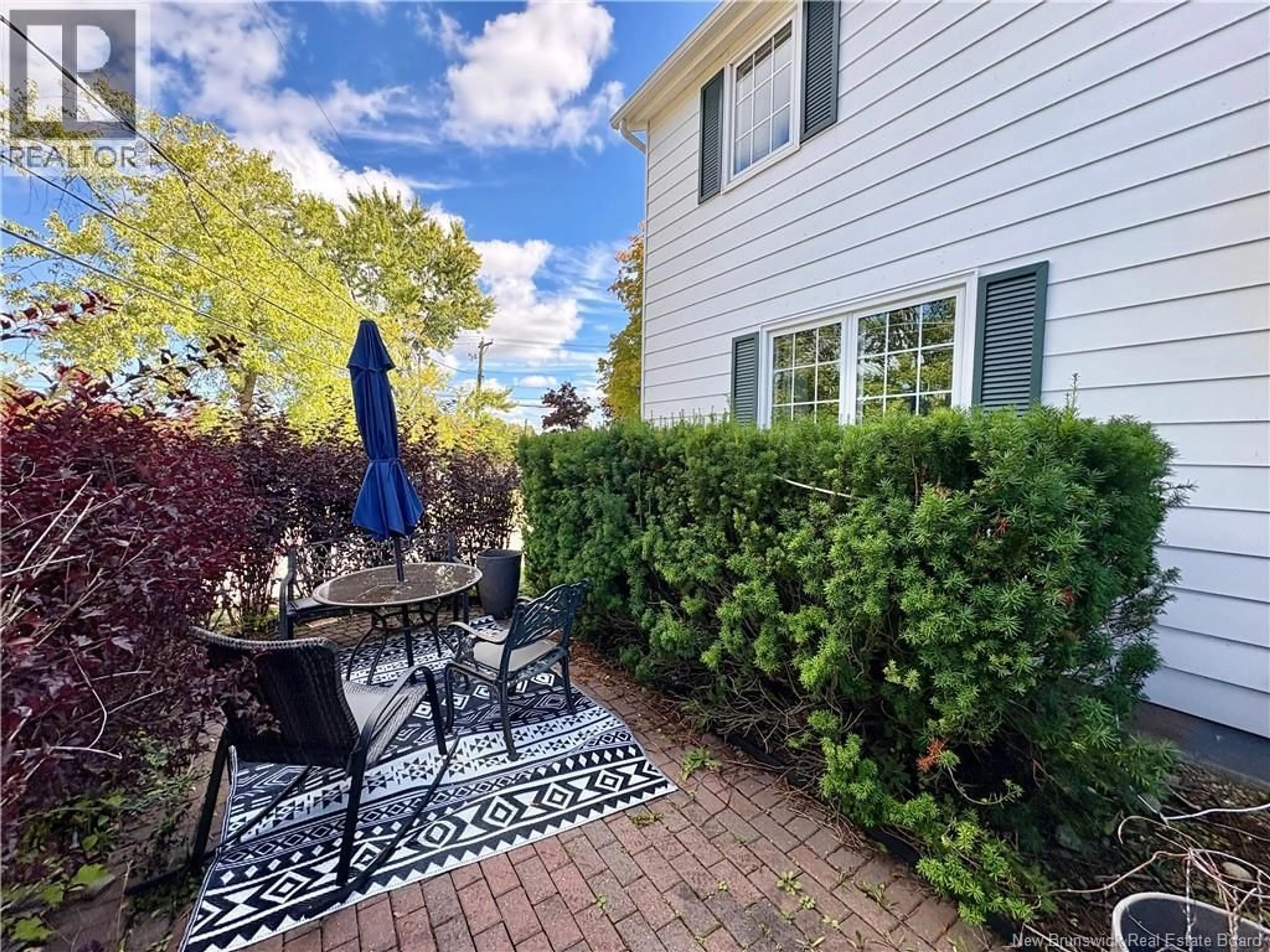 Patio, street for 330 WESTMOUNT BOULEVARD, Moncton New Brunswick E1E1V6
