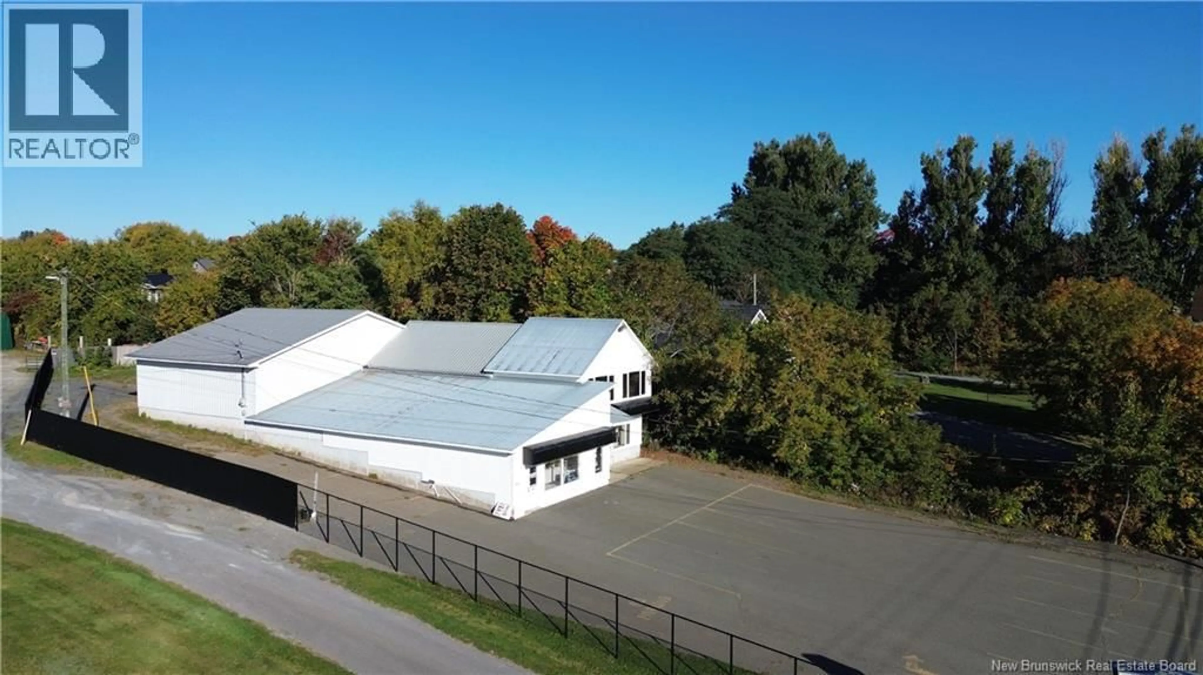 A pic from outside/outdoor area/front of a property/back of a property/a pic from drone, building for 1061 103 ROUTE ROUTE, Woodstock New Brunswick E7M3C4