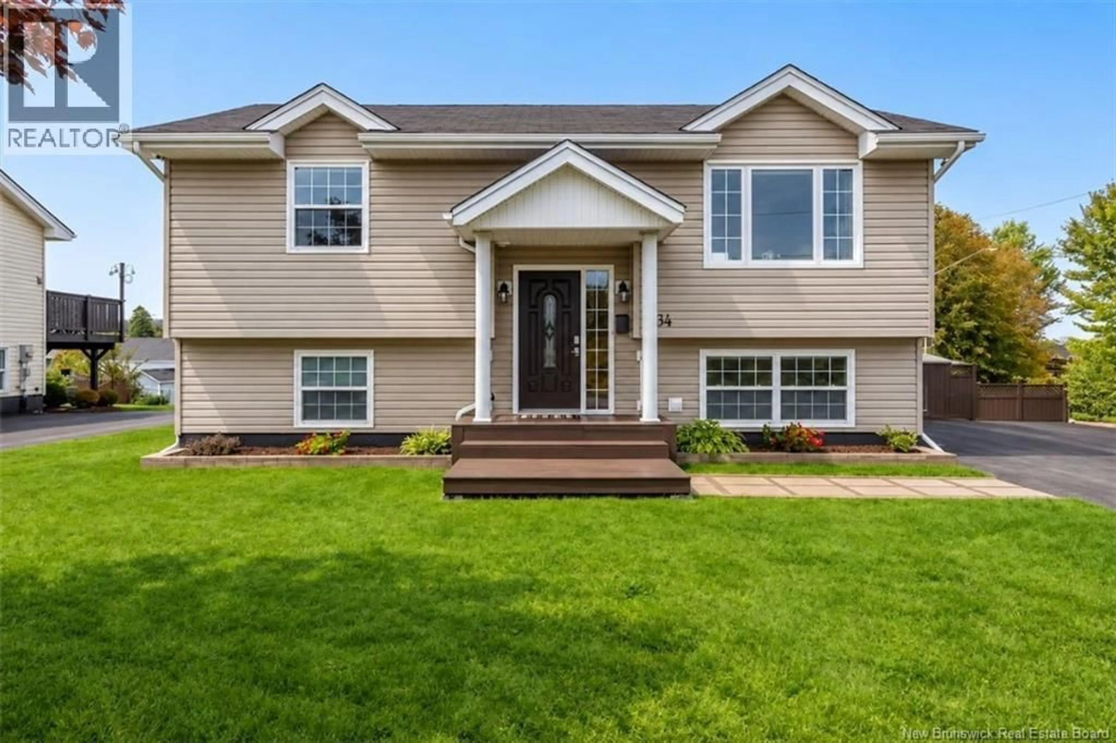 Home with vinyl exterior material, street for 134 HARBOURVIEW DRIVE, Saint John New Brunswick E2P1B6