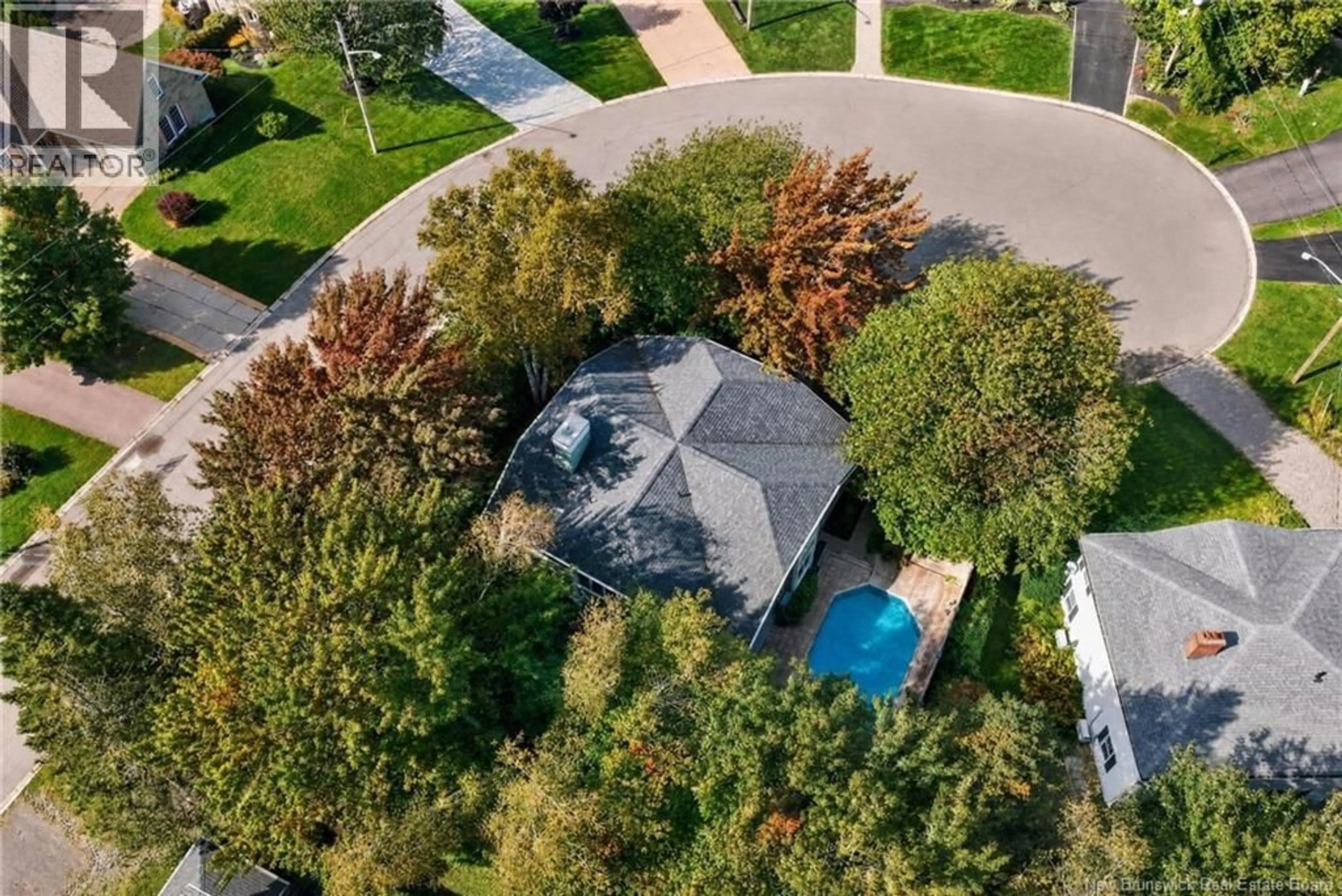 A pic from outside/outdoor area/front of a property/back of a property/a pic from drone, street for 10 HARVARD COURT, Riverview New Brunswick E1B4S3