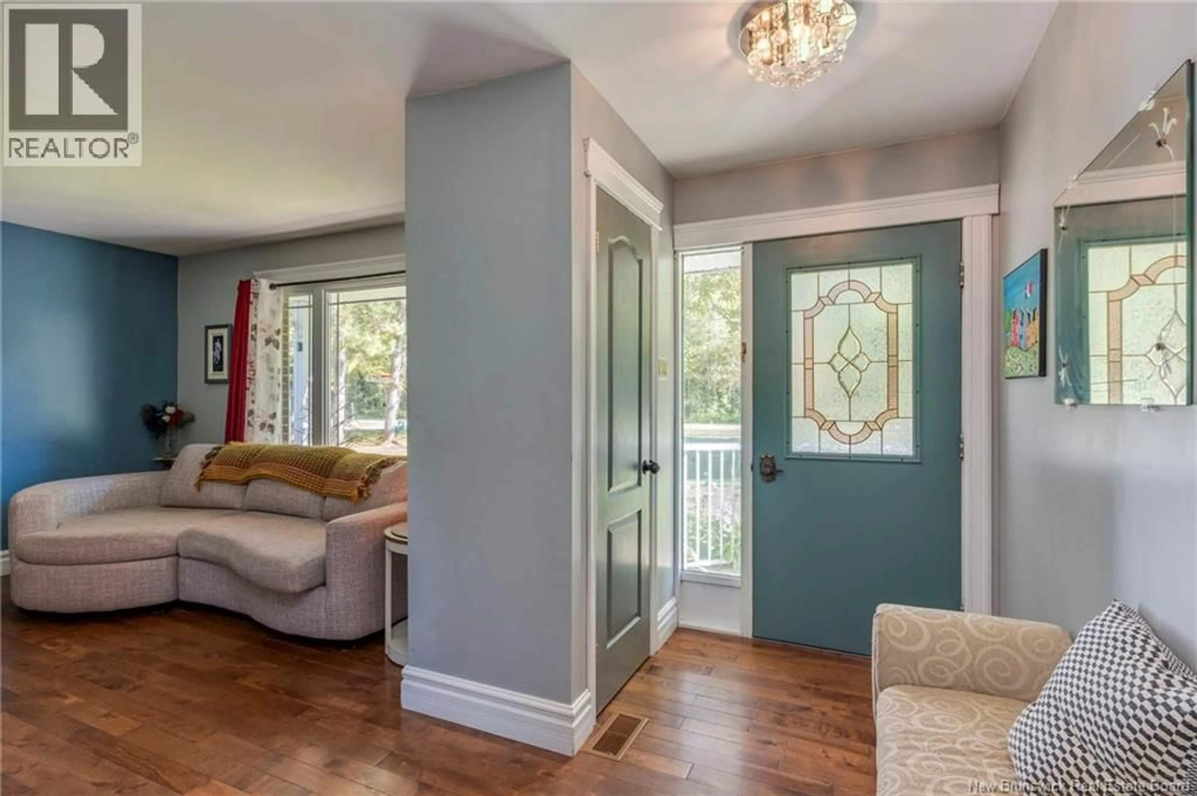 Indoor entryway for 41 MANUEL, Baie-Sainte-Anne New Brunswick E9A1G3