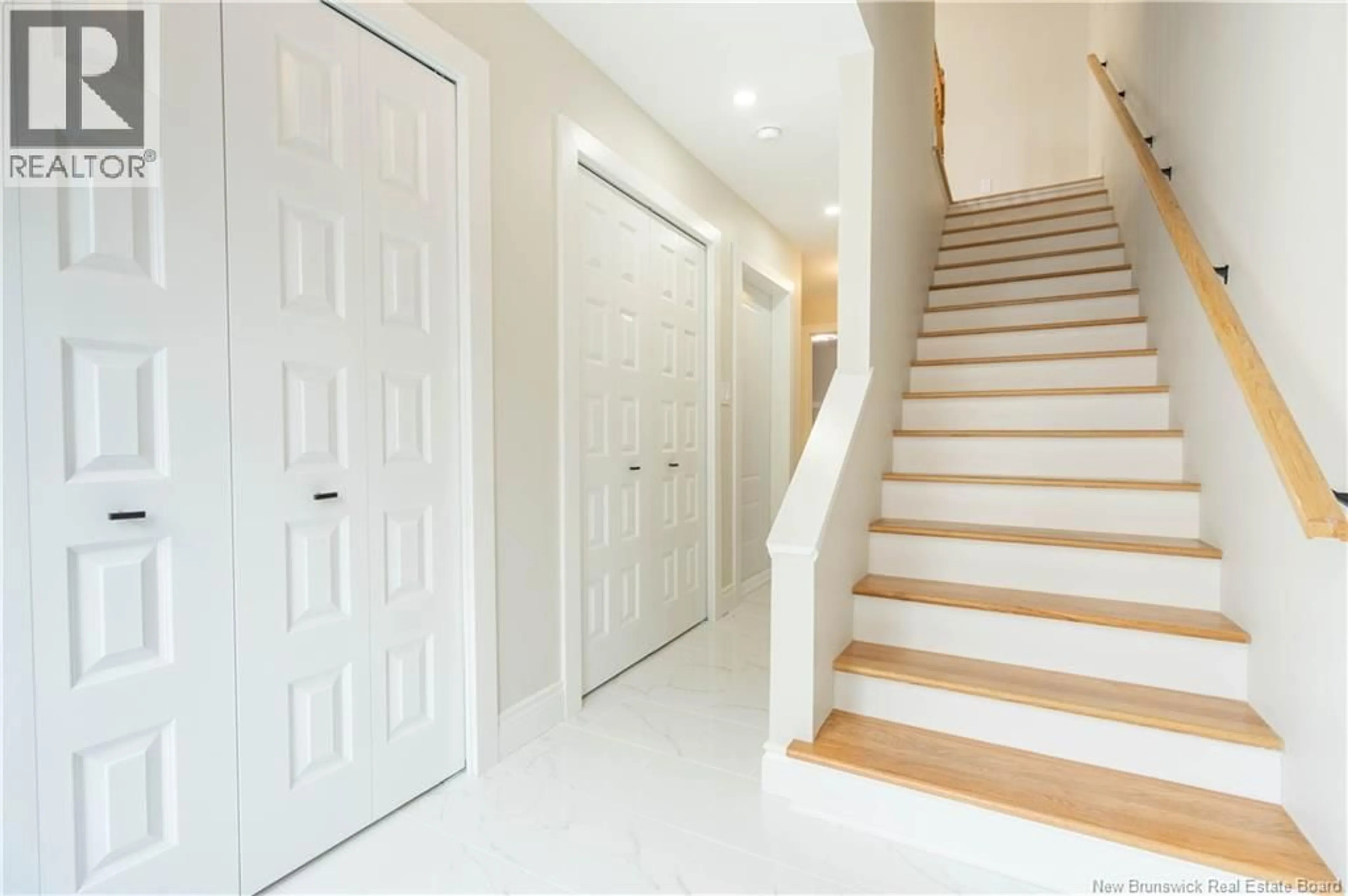 Indoor foyer for 23 HARDING STREET, Saint John New Brunswick E2L1T5