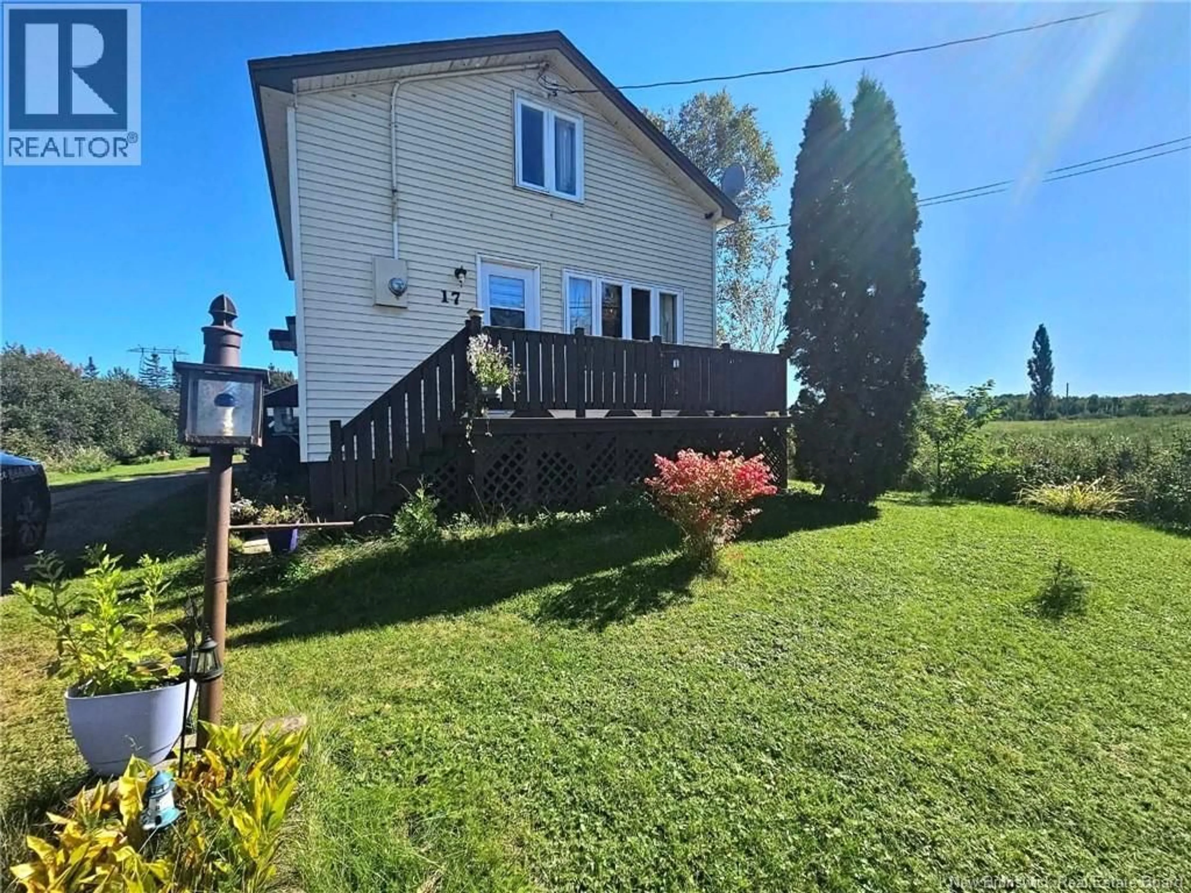 A pic from outside/outdoor area/front of a property/back of a property/a pic from drone, unknown for 17 GLOUCESTER JUNCTION, Gloucester Junction New Brunswick E2A6H3