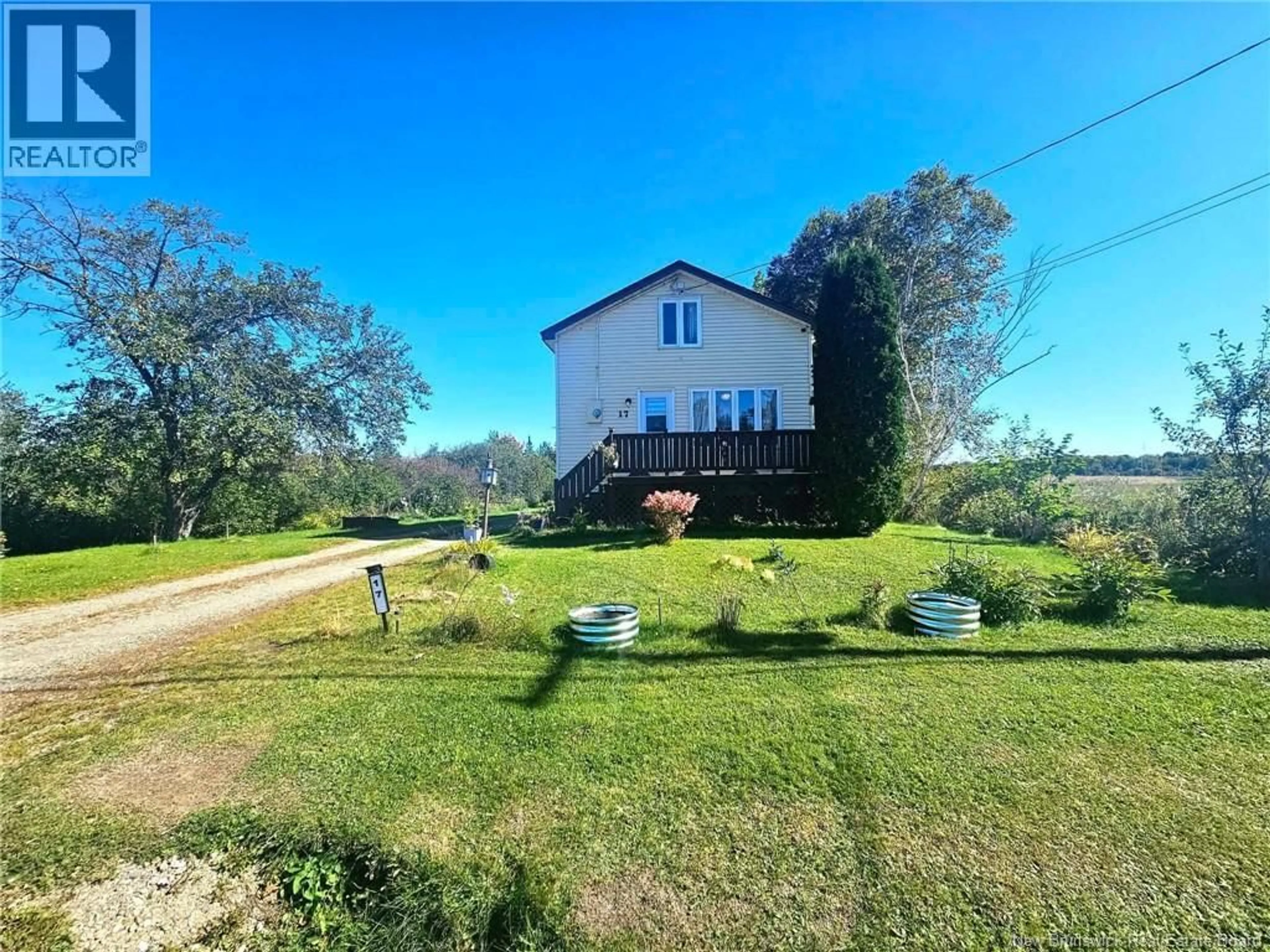 A pic from outside/outdoor area/front of a property/back of a property/a pic from drone, building for 17 GLOUCESTER JUNCTION, Gloucester Junction New Brunswick E2A6H3