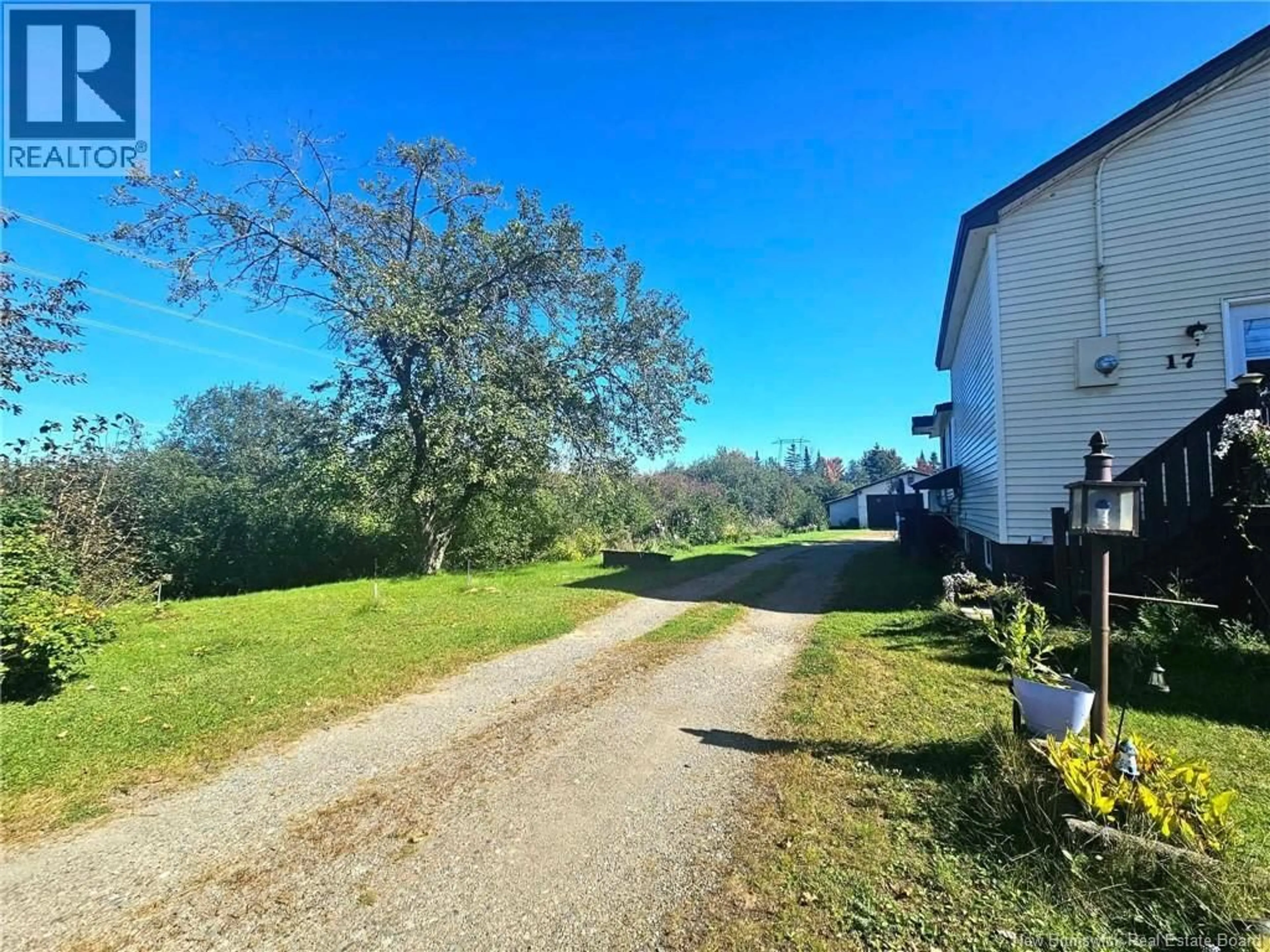 A pic from outside/outdoor area/front of a property/back of a property/a pic from drone, street for 17 GLOUCESTER JUNCTION, Gloucester Junction New Brunswick E2A6H3
